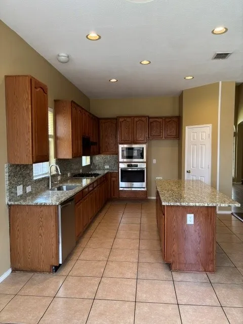 Single Family Residence For Rent in Collin County , 2605 Gull Lake Drive, Plano, Texas 75025, 4 Bedroom, 3 Bathroom, 2 Garage spaces, 3,216 Sqft, built in 2000, mls#21377665, Real Estate Agent in Plano, Homes For Rent in Collin county, Homes For Rent in Plano, Realtor in Plano Texas, Real Estate Brokerage Independent Realty Texas, Luminita Cordes Realtor