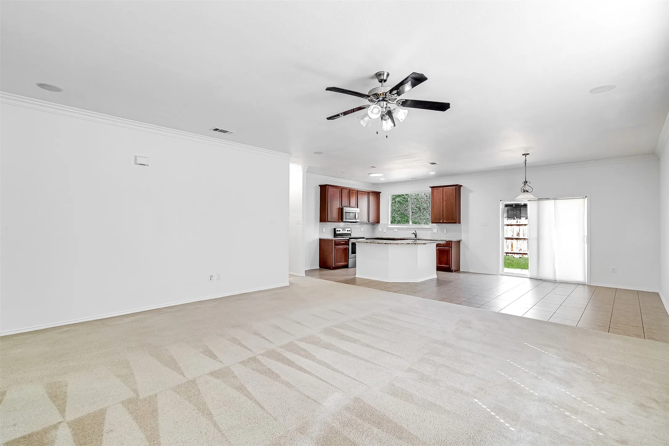 Single Family Residence For Rent in Tarrant County , 1521 Birds Eye Road, Fort Worth, Texas 76177, 3 Bedroom, 2 Bathroom, 2 Garage spaces, 1,865 Sqft, built in 2013, mls#21377452, Real Estate Agent in Fort Worth, Homes For Rent in Tarrant county, Homes For Rent in Fort Worth, Realtor in Fort Worth Texas, Real Estate Brokerage Independent Realty Texas, Luminita Cordes Realtor