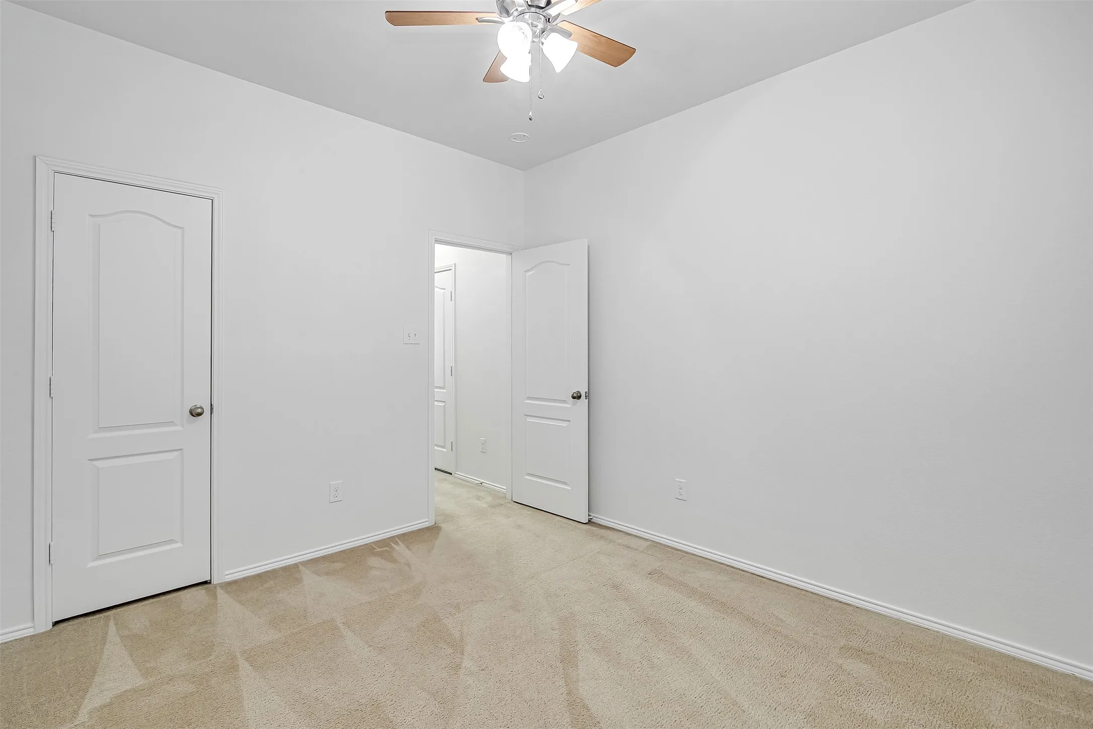 Single Family Residence For Rent in Tarrant County , 1521 Birds Eye Road, Fort Worth, Texas 76177, 3 Bedroom, 2 Bathroom, 2 Garage spaces, 1,865 Sqft, built in 2013, mls#21377452, Real Estate Agent in Fort Worth, Homes For Rent in Tarrant county, Homes For Rent in Fort Worth, Realtor in Fort Worth Texas, Real Estate Brokerage Independent Realty Texas, Luminita Cordes Realtor