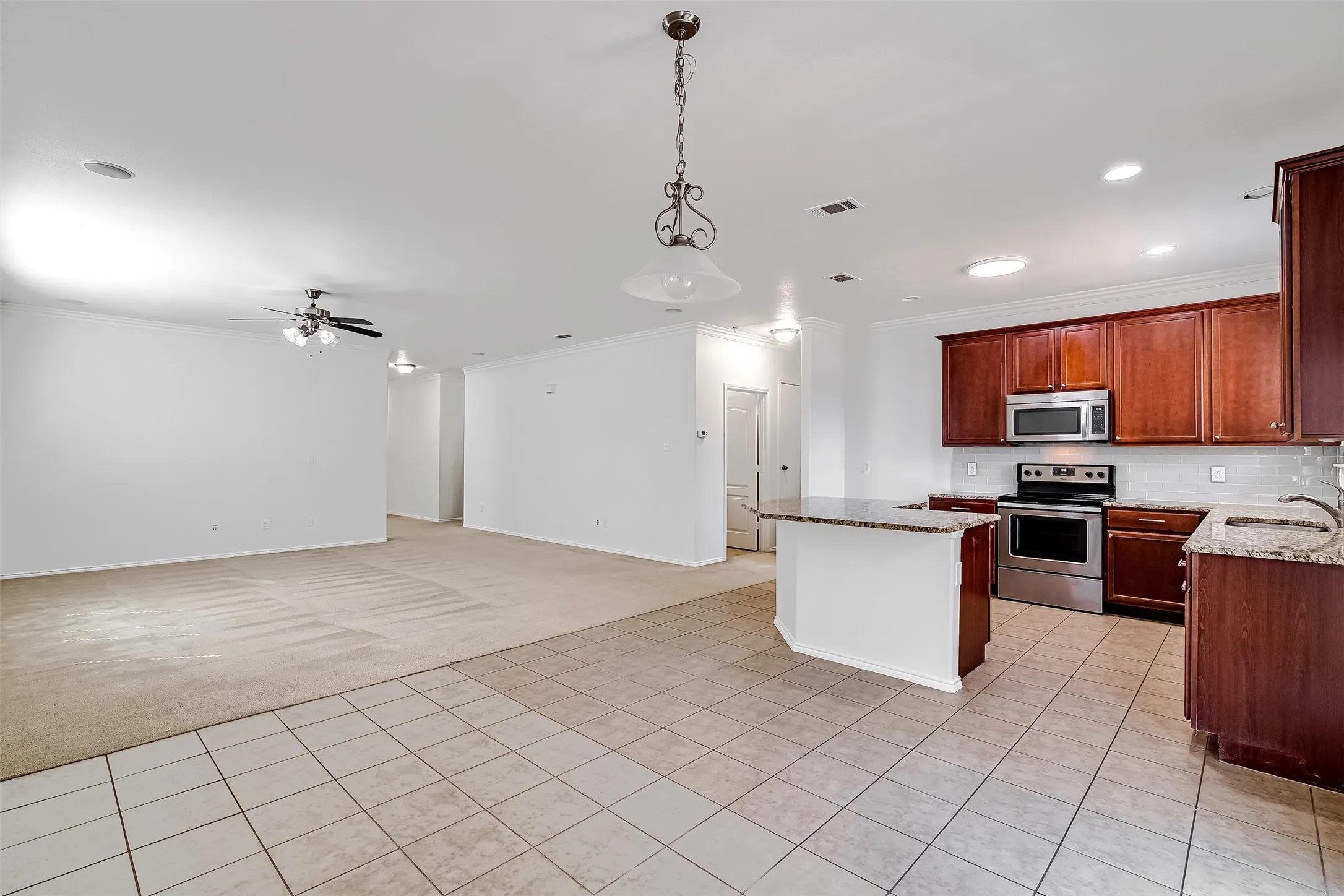Single Family Residence For Rent in Tarrant County , 1521 Birds Eye Road, Fort Worth, Texas 76177, 3 Bedroom, 2 Bathroom, 2 Garage spaces, 1,865 Sqft, built in 2013, mls#21377452, Real Estate Agent in Fort Worth, Homes For Rent in Tarrant county, Homes For Rent in Fort Worth, Realtor in Fort Worth Texas, Real Estate Brokerage Independent Realty Texas, Luminita Cordes Realtor