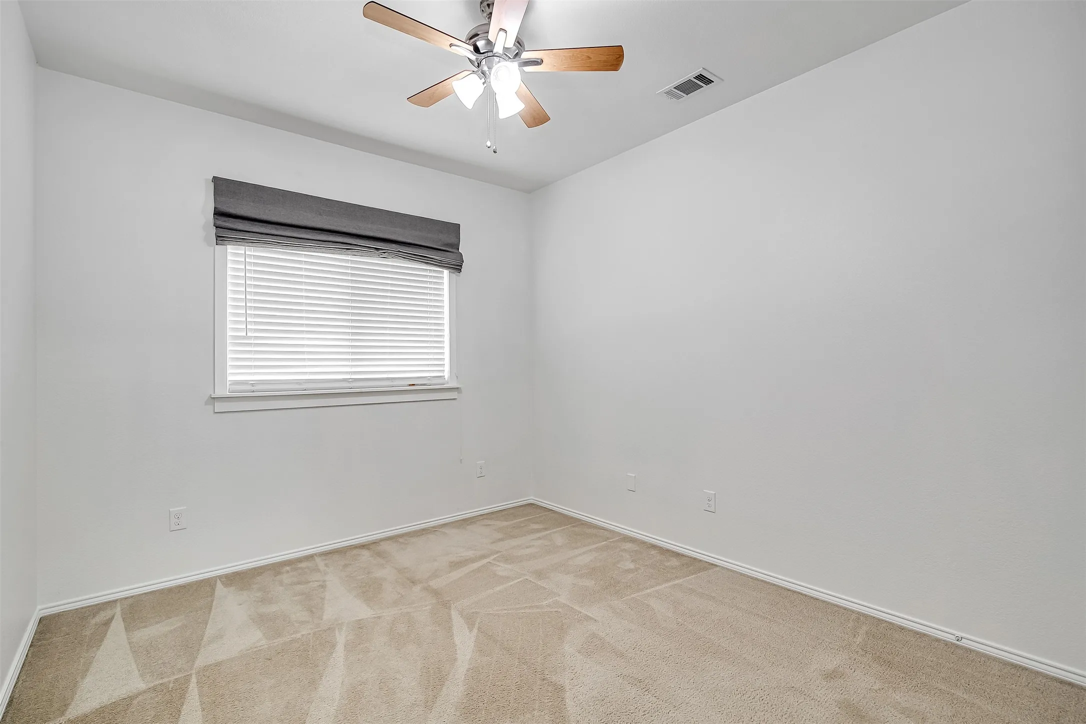 Single Family Residence For Rent in Tarrant County , 1521 Birds Eye Road, Fort Worth, Texas 76177, 3 Bedroom, 2 Bathroom, 2 Garage spaces, 1,865 Sqft, built in 2013, mls#21377452, Real Estate Agent in Fort Worth, Homes For Rent in Tarrant county, Homes For Rent in Fort Worth, Realtor in Fort Worth Texas, Real Estate Brokerage Independent Realty Texas, Luminita Cordes Realtor