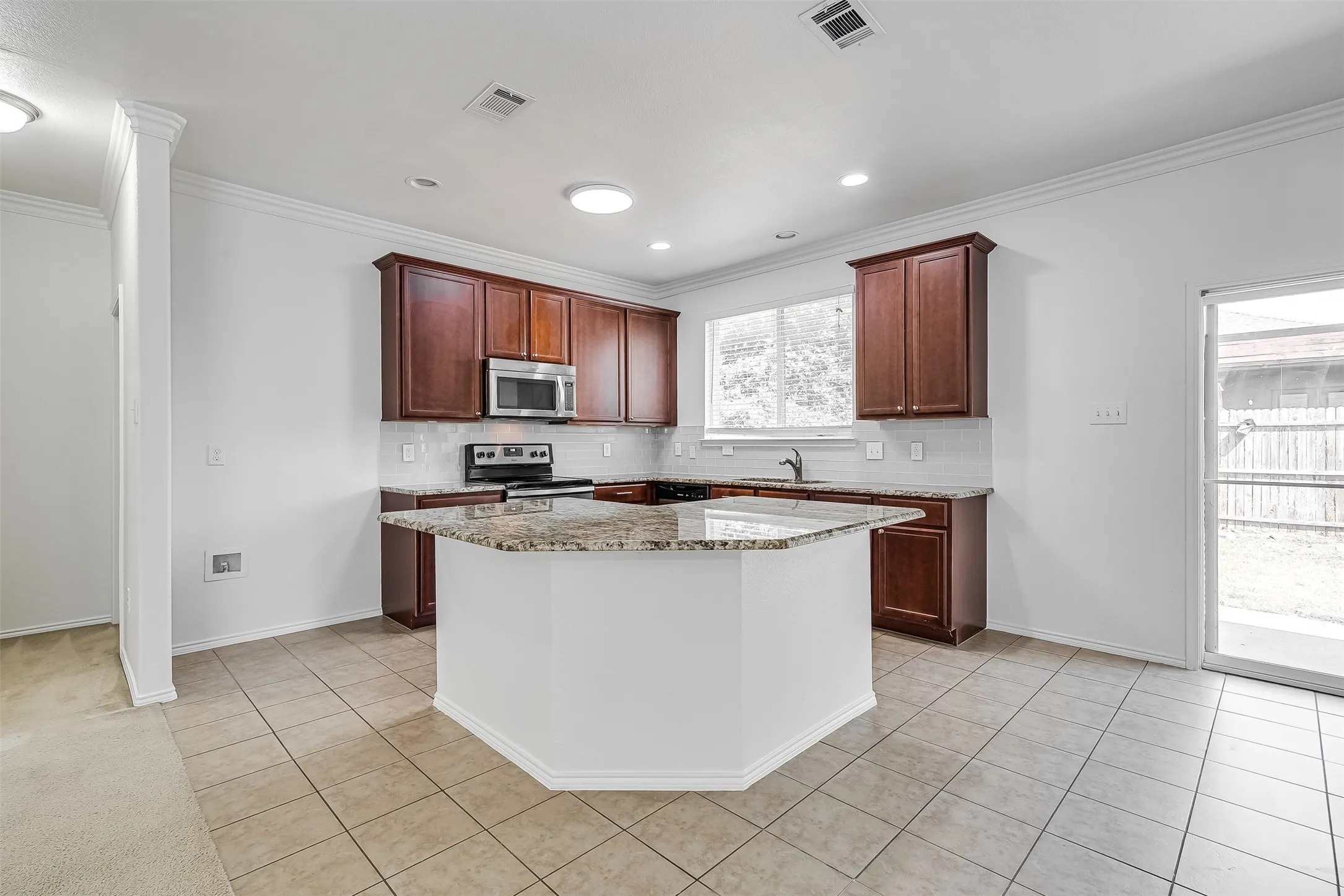 Single Family Residence For Rent in Tarrant County , 1521 Birds Eye Road, Fort Worth, Texas 76177, 3 Bedroom, 2 Bathroom, 2 Garage spaces, 1,865 Sqft, built in 2013, mls#21377452, Real Estate Agent in Fort Worth, Homes For Rent in Tarrant county, Homes For Rent in Fort Worth, Realtor in Fort Worth Texas, Real Estate Brokerage Independent Realty Texas, Luminita Cordes Realtor