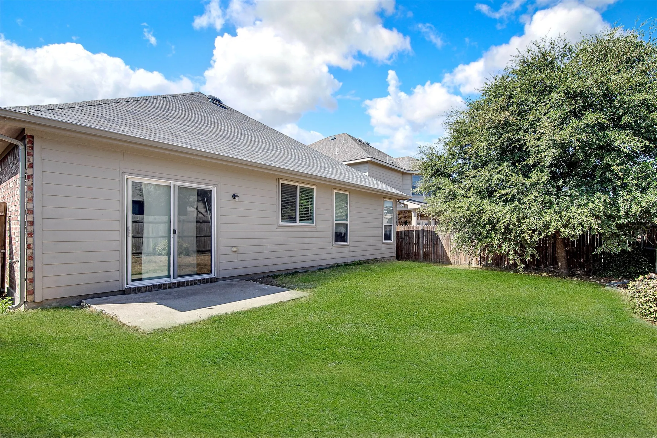Single Family Residence For Rent in Tarrant County , 1521 Birds Eye Road, Fort Worth, Texas 76177, 3 Bedroom, 2 Bathroom, 2 Garage spaces, 1,865 Sqft, built in 2013, mls#21377452, Real Estate Agent in Fort Worth, Homes For Rent in Tarrant county, Homes For Rent in Fort Worth, Realtor in Fort Worth Texas, Real Estate Brokerage Independent Realty Texas, Luminita Cordes Realtor