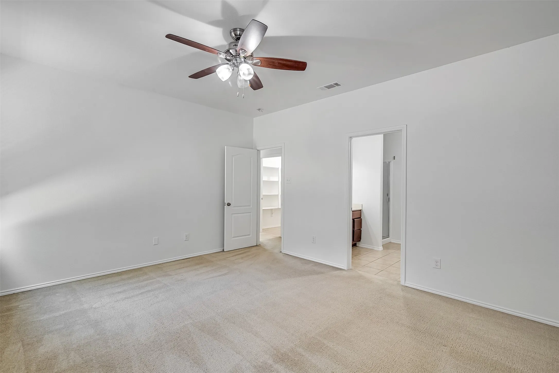 Single Family Residence For Rent in Tarrant County , 1521 Birds Eye Road, Fort Worth, Texas 76177, 3 Bedroom, 2 Bathroom, 2 Garage spaces, 1,865 Sqft, built in 2013, mls#21377452, Real Estate Agent in Fort Worth, Homes For Rent in Tarrant county, Homes For Rent in Fort Worth, Realtor in Fort Worth Texas, Real Estate Brokerage Independent Realty Texas, Luminita Cordes Realtor