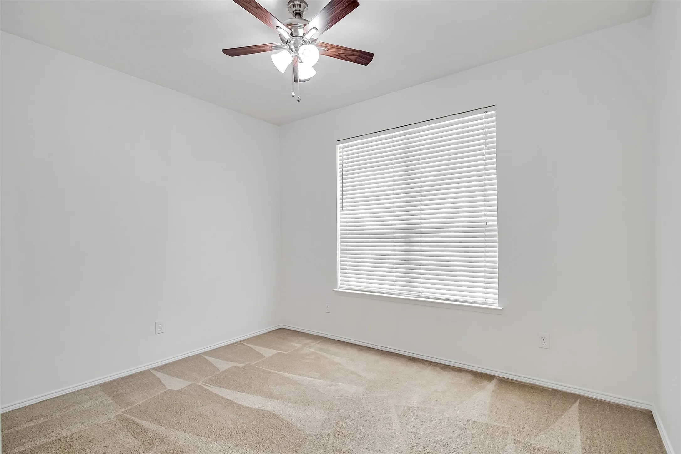 Single Family Residence For Rent in Tarrant County , 1521 Birds Eye Road, Fort Worth, Texas 76177, 3 Bedroom, 2 Bathroom, 2 Garage spaces, 1,865 Sqft, built in 2013, mls#21377452, Real Estate Agent in Fort Worth, Homes For Rent in Tarrant county, Homes For Rent in Fort Worth, Realtor in Fort Worth Texas, Real Estate Brokerage Independent Realty Texas, Luminita Cordes Realtor