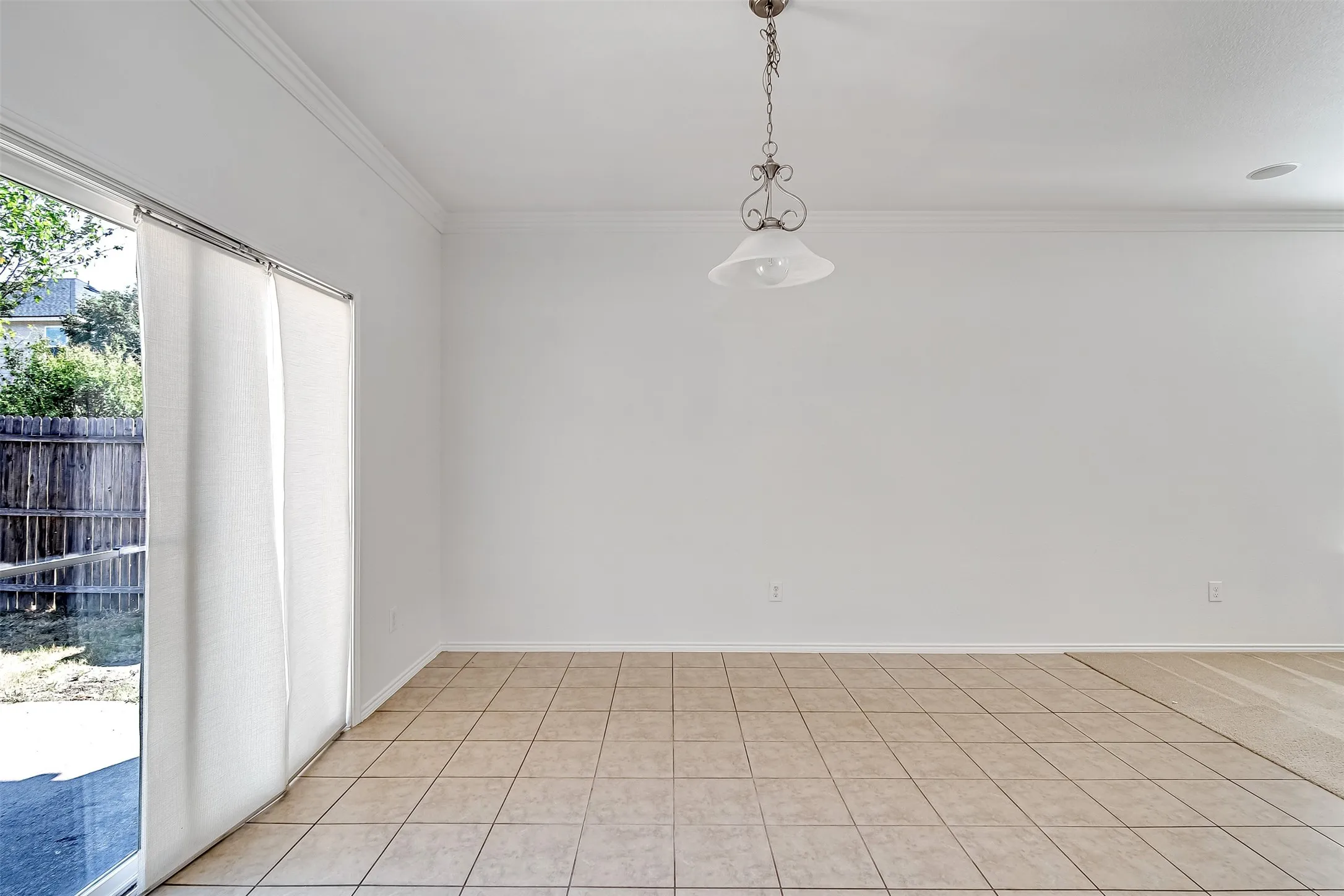 Single Family Residence For Rent in Tarrant County , 1521 Birds Eye Road, Fort Worth, Texas 76177, 3 Bedroom, 2 Bathroom, 2 Garage spaces, 1,865 Sqft, built in 2013, mls#21377452, Real Estate Agent in Fort Worth, Homes For Rent in Tarrant county, Homes For Rent in Fort Worth, Realtor in Fort Worth Texas, Real Estate Brokerage Independent Realty Texas, Luminita Cordes Realtor