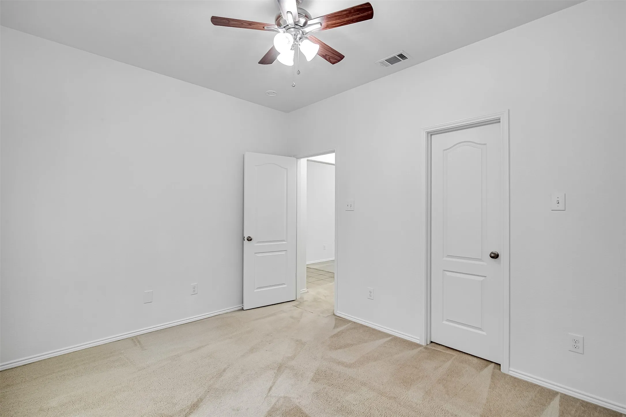 Single Family Residence For Rent in Tarrant County , 1521 Birds Eye Road, Fort Worth, Texas 76177, 3 Bedroom, 2 Bathroom, 2 Garage spaces, 1,865 Sqft, built in 2013, mls#21377452, Real Estate Agent in Fort Worth, Homes For Rent in Tarrant county, Homes For Rent in Fort Worth, Realtor in Fort Worth Texas, Real Estate Brokerage Independent Realty Texas, Luminita Cordes Realtor