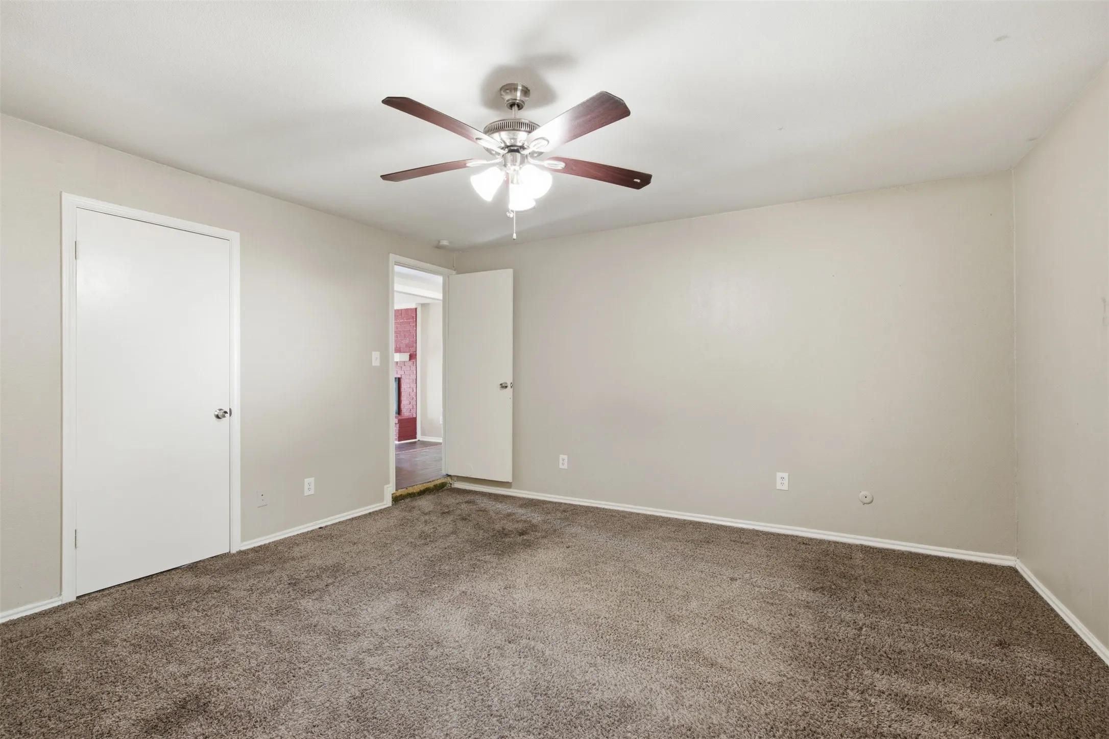 Single Family Residence For Sale in Tarrant County , 3703 French Wood Drive, Arlington, Texas 76016, 3 Bedroom, 2 Bathroom, 2 Garage spaces, 1,436 Sqft, built in 1977, mls#21376656, Real Estate Agent in Arlington, Homes For Sale in Tarrant county, Homes For Sale in Arlington, Realtor in Arlington Texas, Real Estate Brokerage Independent Realty Texas, Luminita Cordes Realtor