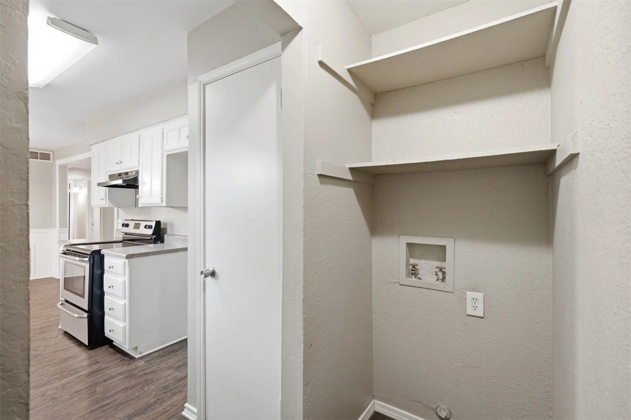 Single Family Residence For Sale in Tarrant County , 3703 French Wood Drive, Arlington, Texas 76016, 3 Bedroom, 2 Bathroom, 2 Garage spaces, 1,436 Sqft, built in 1977, mls#21376656, Real Estate Agent in Arlington, Homes For Sale in Tarrant county, Homes For Sale in Arlington, Realtor in Arlington Texas, Real Estate Brokerage Independent Realty Texas, Luminita Cordes Realtor