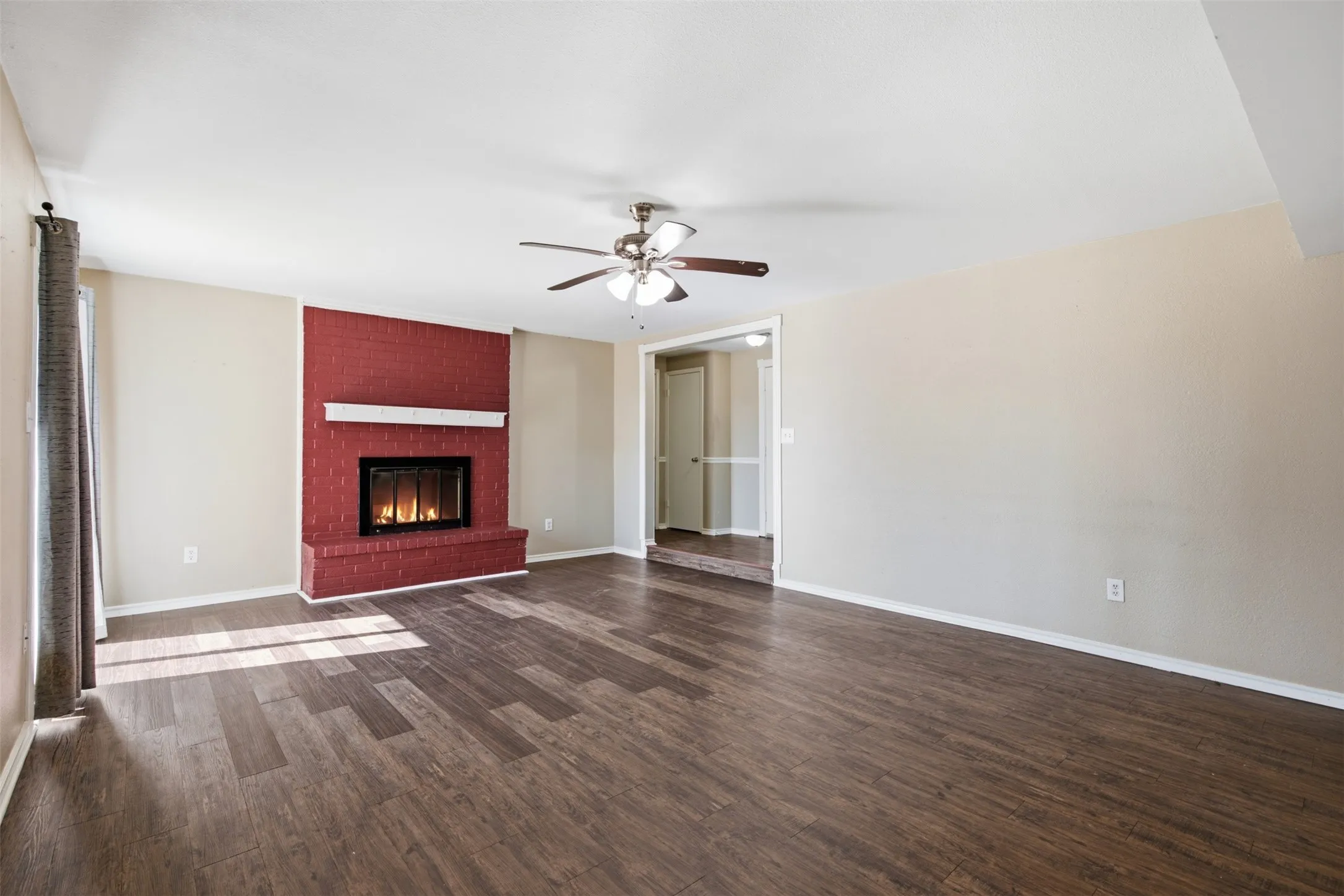 Single Family Residence For Sale in Tarrant County , 3703 French Wood Drive, Arlington, Texas 76016, 3 Bedroom, 2 Bathroom, 2 Garage spaces, 1,436 Sqft, built in 1977, mls#21376656, Real Estate Agent in Arlington, Homes For Sale in Tarrant county, Homes For Sale in Arlington, Realtor in Arlington Texas, Real Estate Brokerage Independent Realty Texas, Luminita Cordes Realtor