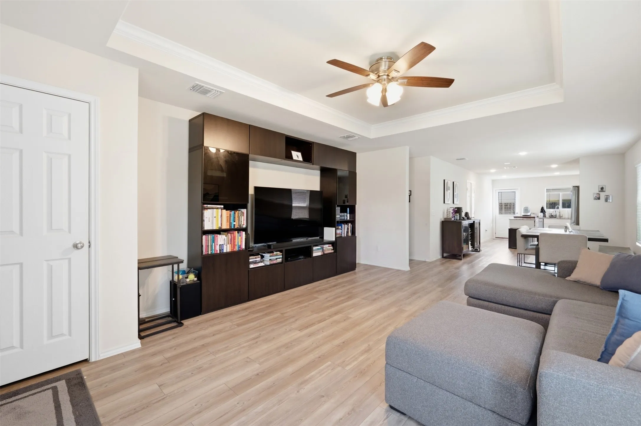 Single Family Residence For Sale in Tarrant County , 16028 Crews Avenue, Haslet, Texas 76052, 3 Bedroom, 2 Bathroom, 2 Garage spaces, 1,441 Sqft, built in 2021, mls#21376385, Real Estate Agent in Haslet, Homes For Sale in Tarrant county, Homes For Sale in Haslet, Realtor in Haslet Texas, Real Estate Brokerage Independent Realty Texas, Luminita Cordes Realtor