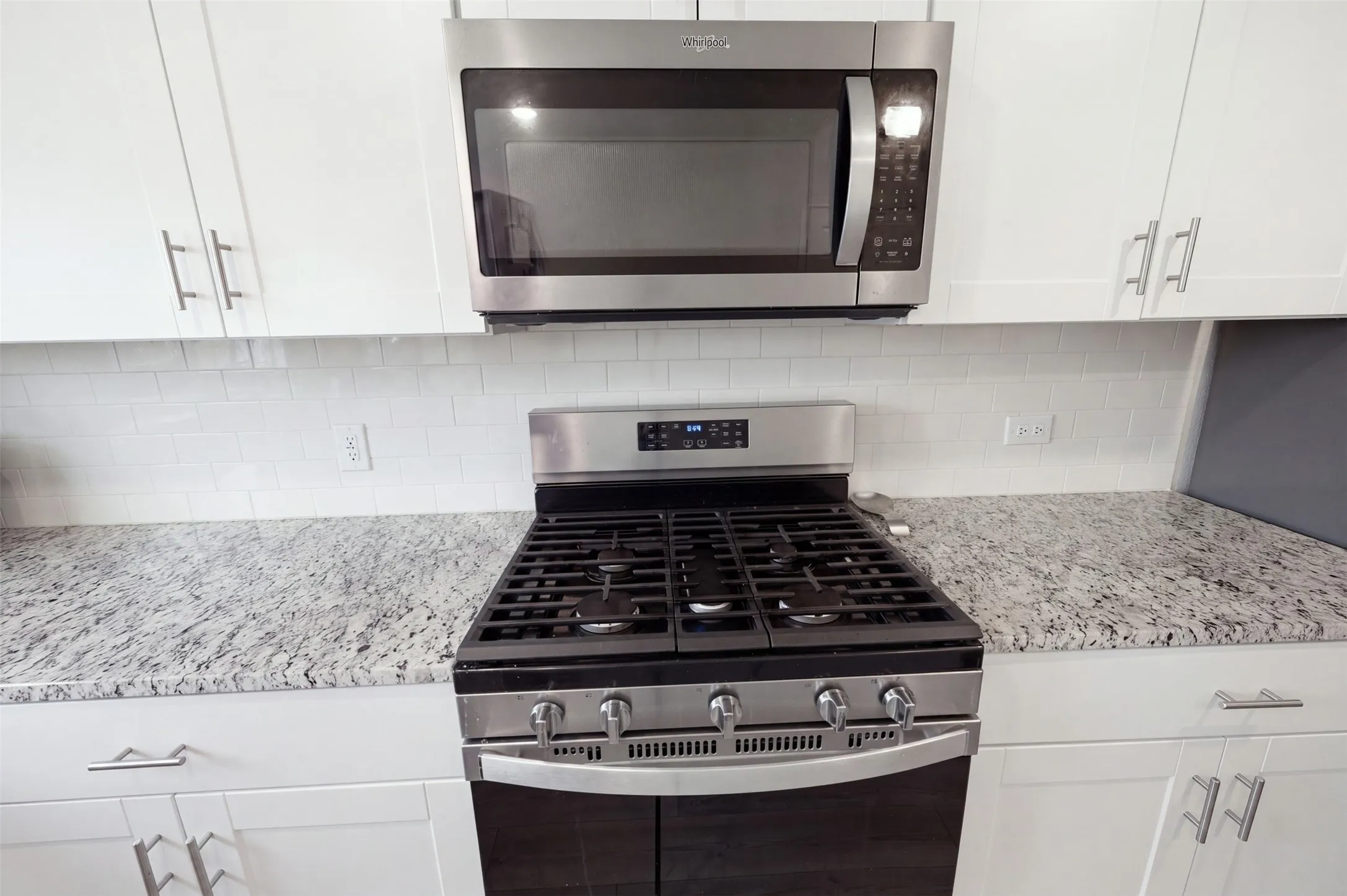 Single Family Residence For Sale in Tarrant County , 16028 Crews Avenue, Haslet, Texas 76052, 3 Bedroom, 2 Bathroom, 2 Garage spaces, 1,441 Sqft, built in 2021, mls#21376385, Real Estate Agent in Haslet, Homes For Sale in Tarrant county, Homes For Sale in Haslet, Realtor in Haslet Texas, Real Estate Brokerage Independent Realty Texas, Luminita Cordes Realtor