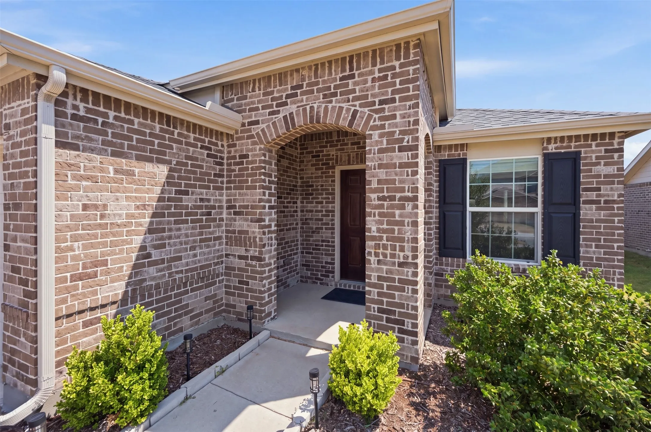 Single Family Residence For Sale in Tarrant County , 16028 Crews Avenue, Haslet, Texas 76052, 3 Bedroom, 2 Bathroom, 2 Garage spaces, 1,441 Sqft, built in 2021, mls#21376385, Real Estate Agent in Haslet, Homes For Sale in Tarrant county, Homes For Sale in Haslet, Realtor in Haslet Texas, Real Estate Brokerage Independent Realty Texas, Luminita Cordes Realtor