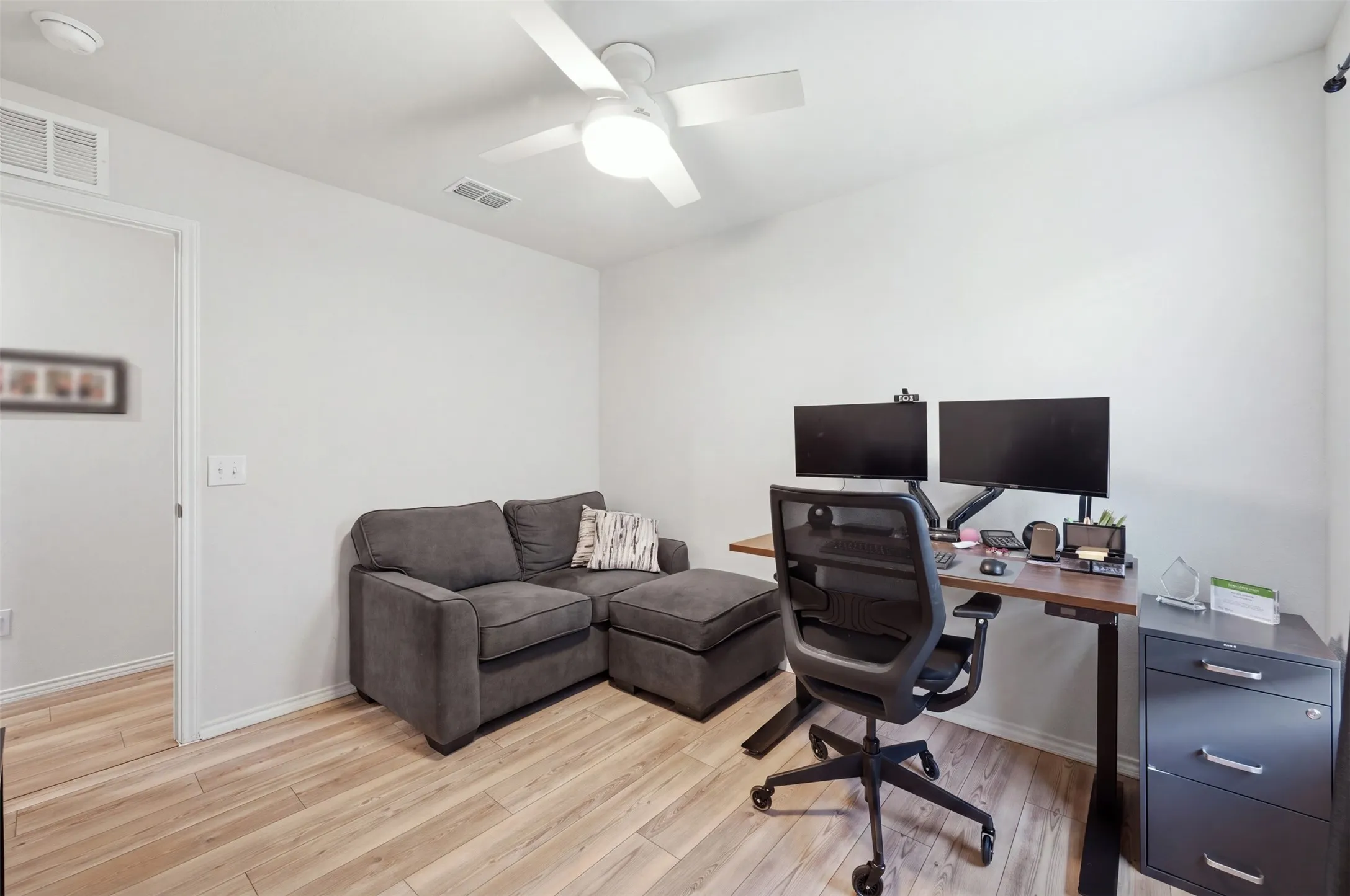 Single Family Residence For Sale in Tarrant County , 16028 Crews Avenue, Haslet, Texas 76052, 3 Bedroom, 2 Bathroom, 2 Garage spaces, 1,441 Sqft, built in 2021, mls#21376385, Real Estate Agent in Haslet, Homes For Sale in Tarrant county, Homes For Sale in Haslet, Realtor in Haslet Texas, Real Estate Brokerage Independent Realty Texas, Luminita Cordes Realtor