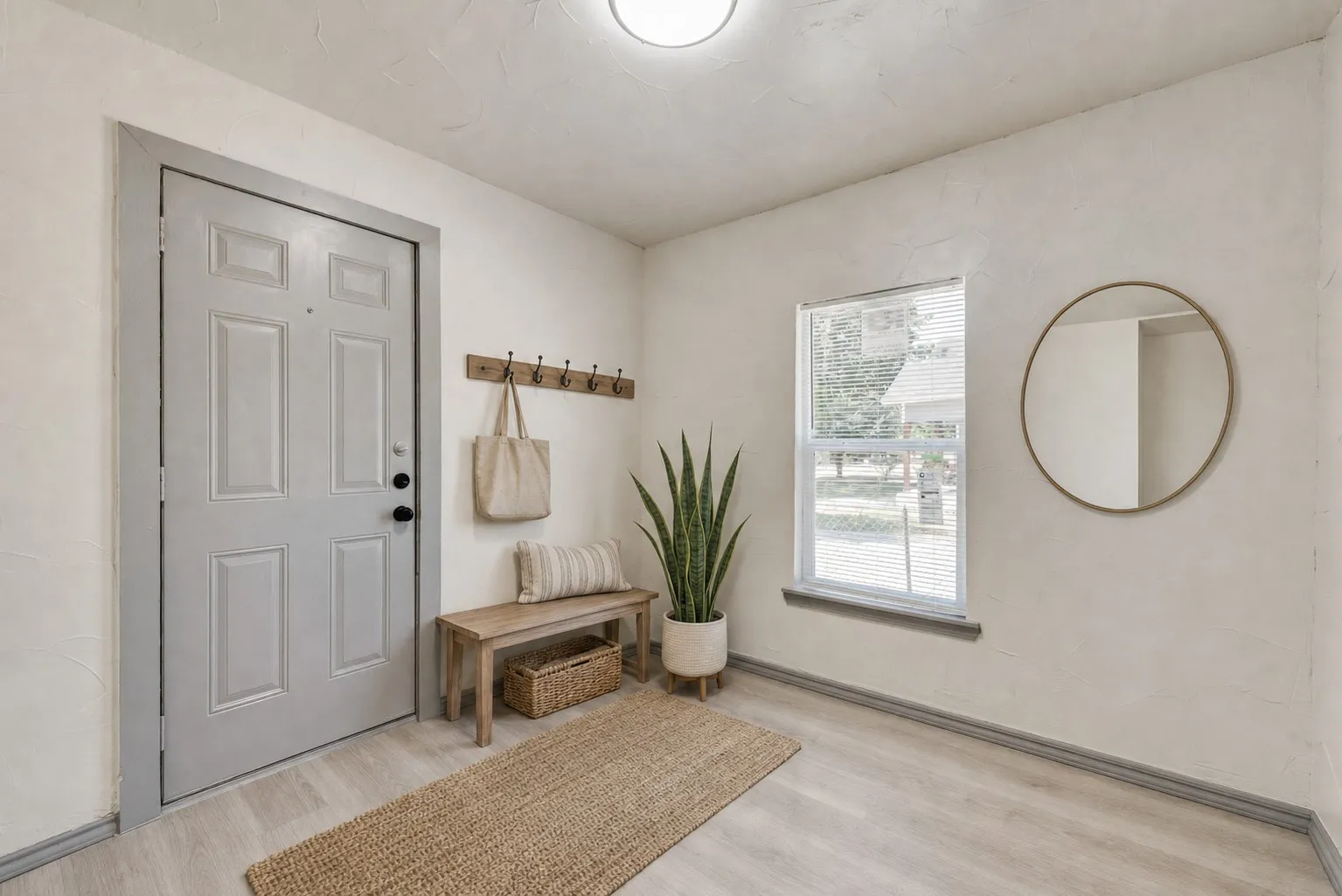 Single Family Residence For Sale in Tarrant County , 5304 Notre Dame Avenue, River Oaks, Texas 76114, 3 Bedroom, 1 Bathroom, Garage spaces, 1,021 Sqft, built in 1951, mls#21377604, Real Estate Agent in River Oaks, Homes For Sale in Tarrant county, Homes For Sale in River Oaks, Realtor in River Oaks Texas, Real Estate Brokerage Independent Realty Texas, Luminita Cordes Realtor