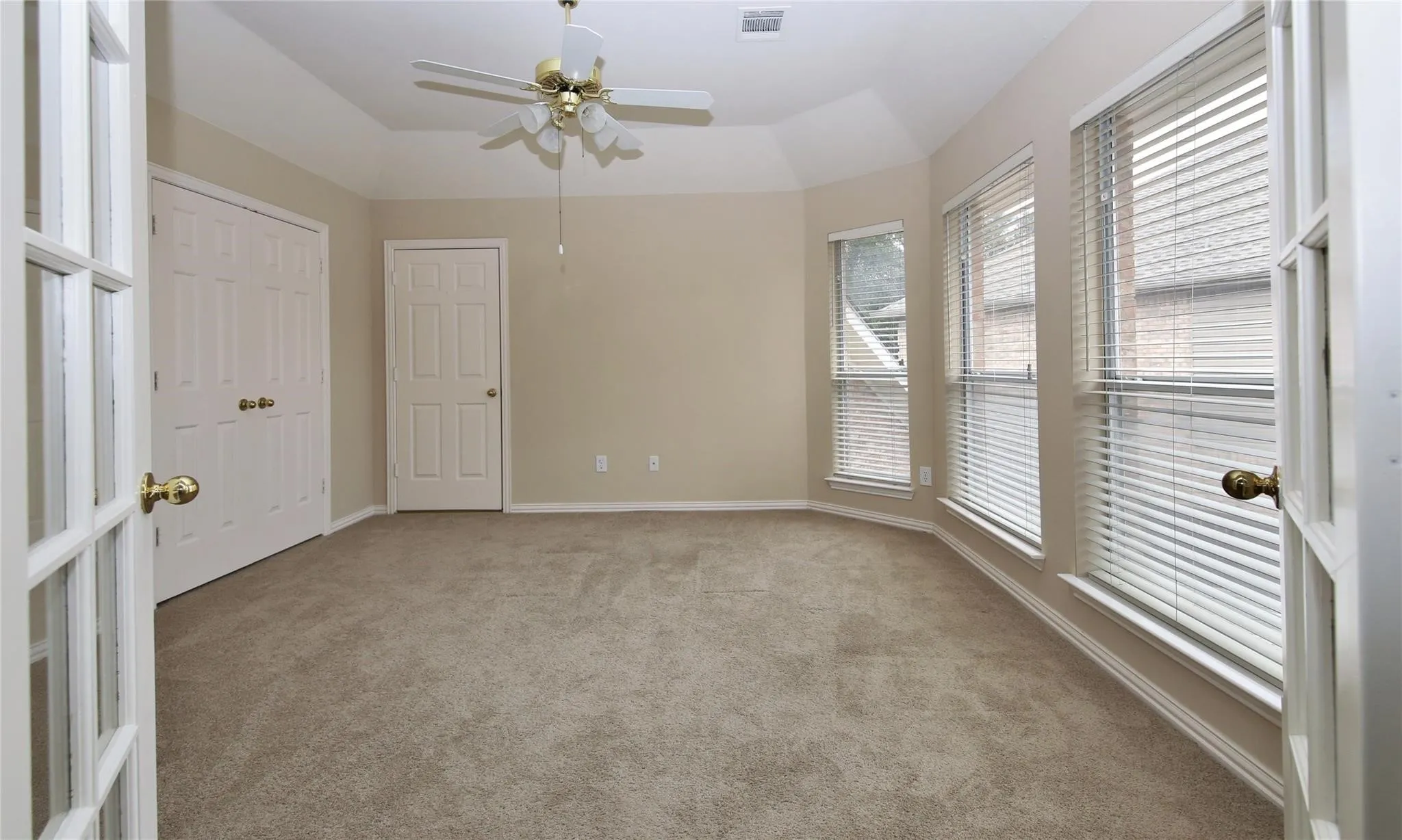 Single Family Residence For Sale in Collin County , 4124 Briarbend Road, Dallas, Texas 75287, 4 Bedroom, 3 Bathroom, 2 Garage spaces, 2,402 Sqft, built in 1993, mls#21377675, Real Estate Agent in Dallas, Homes For Sale in Collin county, Homes For Sale in Dallas, Realtor in Dallas Texas, Real Estate Brokerage Independent Realty Texas, Luminita Cordes Realtor