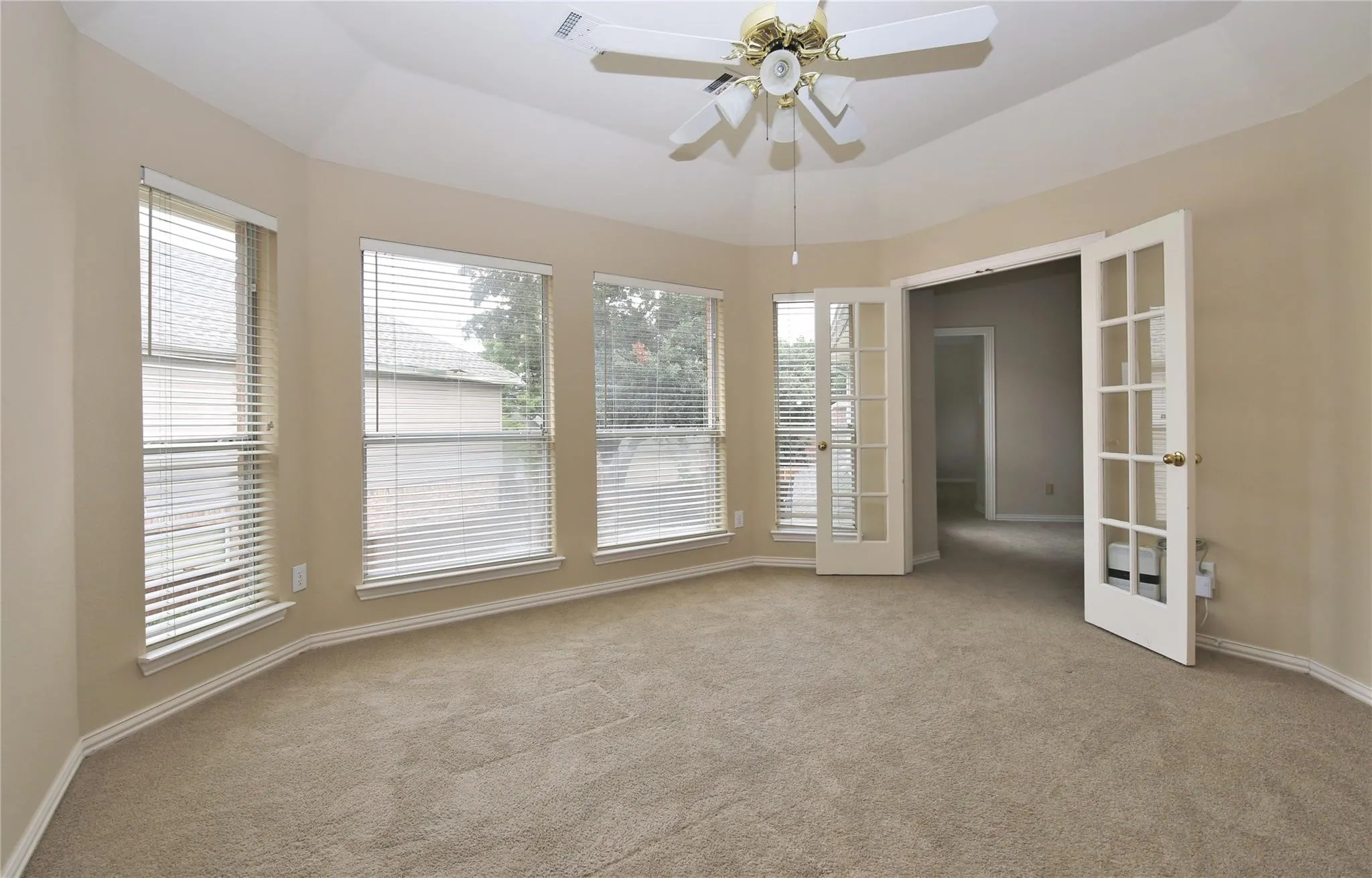Single Family Residence For Sale in Collin County , 4124 Briarbend Road, Dallas, Texas 75287, 4 Bedroom, 3 Bathroom, 2 Garage spaces, 2,402 Sqft, built in 1993, mls#21377675, Real Estate Agent in Dallas, Homes For Sale in Collin county, Homes For Sale in Dallas, Realtor in Dallas Texas, Real Estate Brokerage Independent Realty Texas, Luminita Cordes Realtor