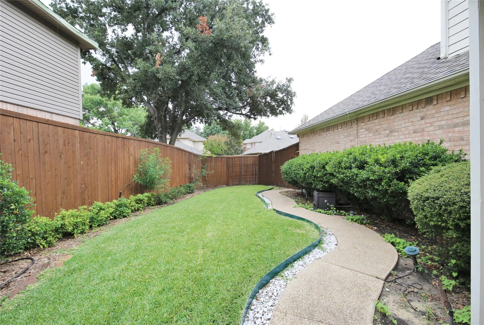 Single Family Residence For Sale in Collin County , 4124 Briarbend Road, Dallas, Texas 75287, 4 Bedroom, 3 Bathroom, 2 Garage spaces, 2,402 Sqft, built in 1993, mls#21377675, Real Estate Agent in Dallas, Homes For Sale in Collin county, Homes For Sale in Dallas, Realtor in Dallas Texas, Real Estate Brokerage Independent Realty Texas, Luminita Cordes Realtor