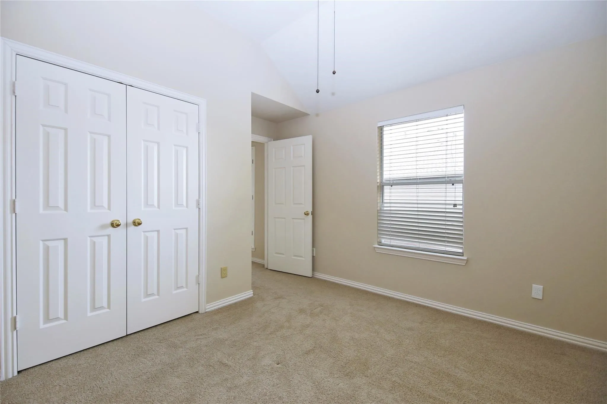Single Family Residence For Sale in Collin County , 4124 Briarbend Road, Dallas, Texas 75287, 4 Bedroom, 3 Bathroom, 2 Garage spaces, 2,402 Sqft, built in 1993, mls#21377675, Real Estate Agent in Dallas, Homes For Sale in Collin county, Homes For Sale in Dallas, Realtor in Dallas Texas, Real Estate Brokerage Independent Realty Texas, Luminita Cordes Realtor