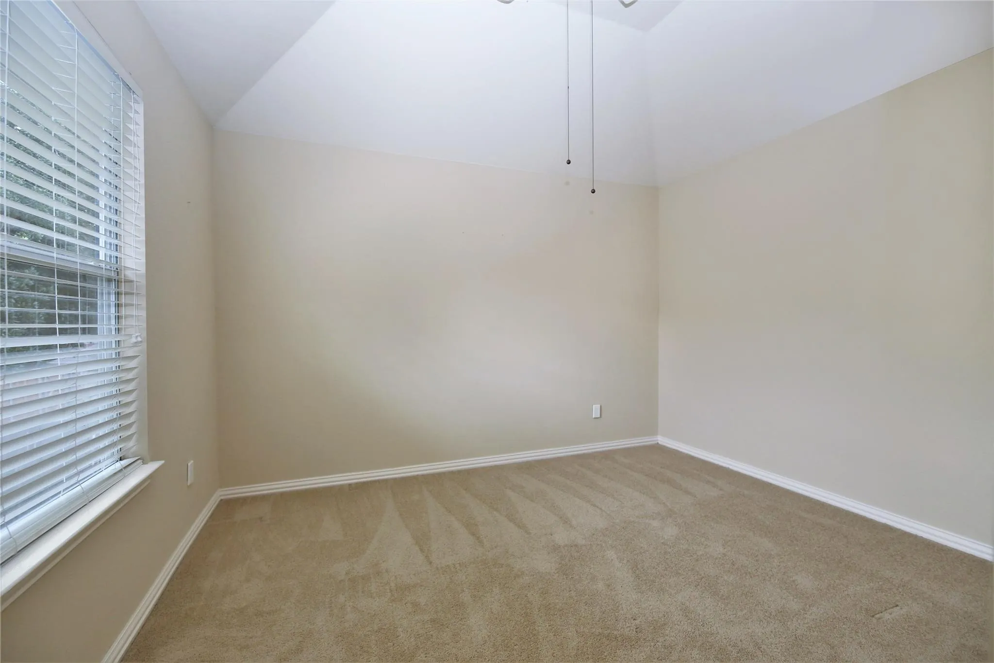 Single Family Residence For Sale in Collin County , 4124 Briarbend Road, Dallas, Texas 75287, 4 Bedroom, 3 Bathroom, 2 Garage spaces, 2,402 Sqft, built in 1993, mls#21377675, Real Estate Agent in Dallas, Homes For Sale in Collin county, Homes For Sale in Dallas, Realtor in Dallas Texas, Real Estate Brokerage Independent Realty Texas, Luminita Cordes Realtor