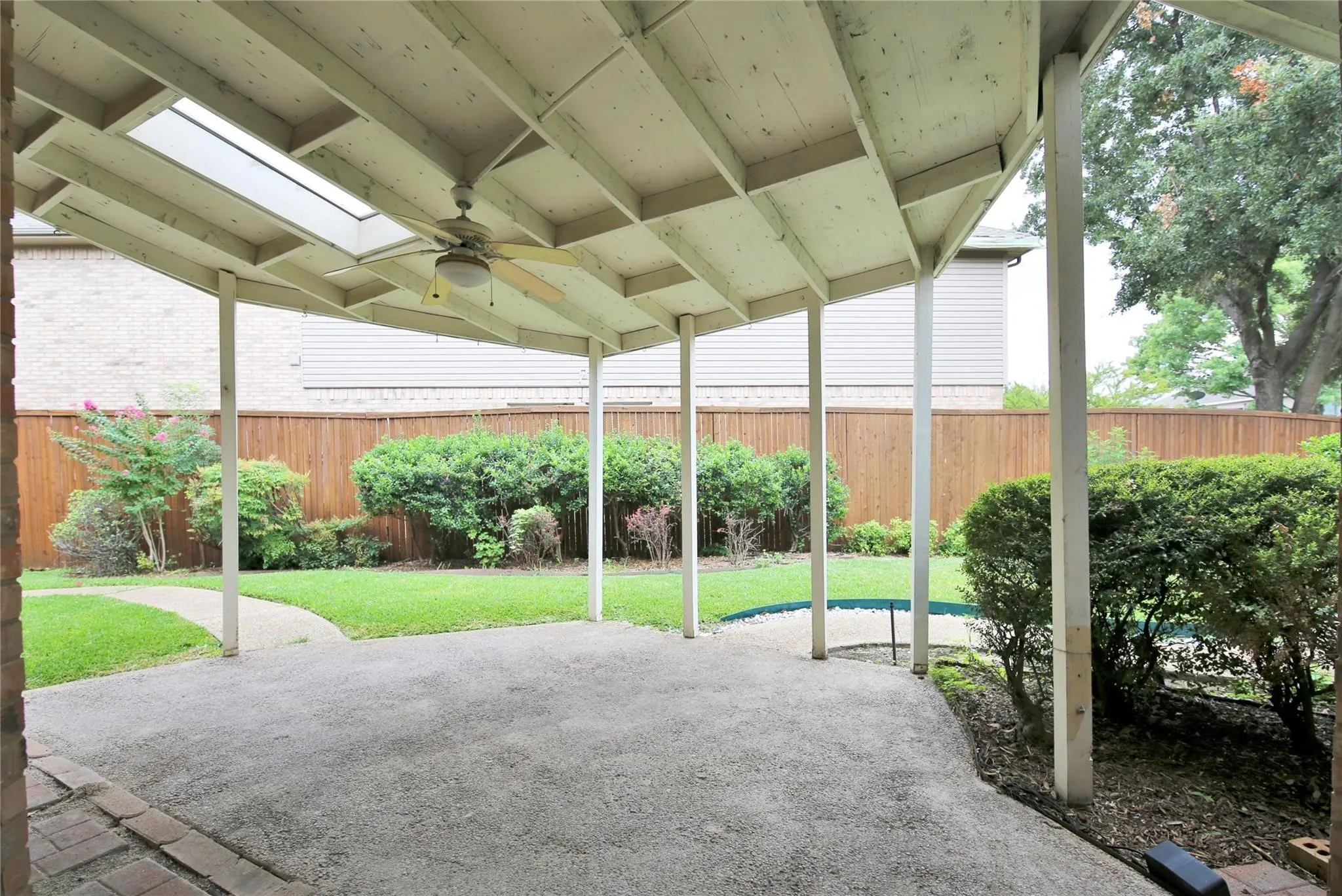 Single Family Residence For Sale in Collin County , 4124 Briarbend Road, Dallas, Texas 75287, 4 Bedroom, 3 Bathroom, 2 Garage spaces, 2,402 Sqft, built in 1993, mls#21377675, Real Estate Agent in Dallas, Homes For Sale in Collin county, Homes For Sale in Dallas, Realtor in Dallas Texas, Real Estate Brokerage Independent Realty Texas, Luminita Cordes Realtor