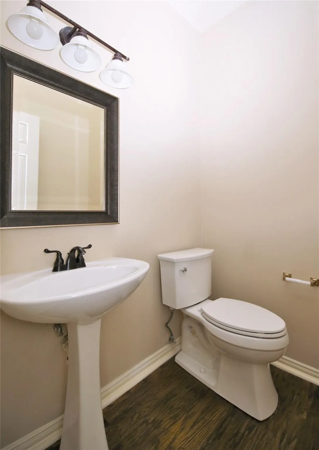 Single Family Residence For Sale in Collin County , 4124 Briarbend Road, Dallas, Texas 75287, 4 Bedroom, 3 Bathroom, 2 Garage spaces, 2,402 Sqft, built in 1993, mls#21377675, Real Estate Agent in Dallas, Homes For Sale in Collin county, Homes For Sale in Dallas, Realtor in Dallas Texas, Real Estate Brokerage Independent Realty Texas, Luminita Cordes Realtor