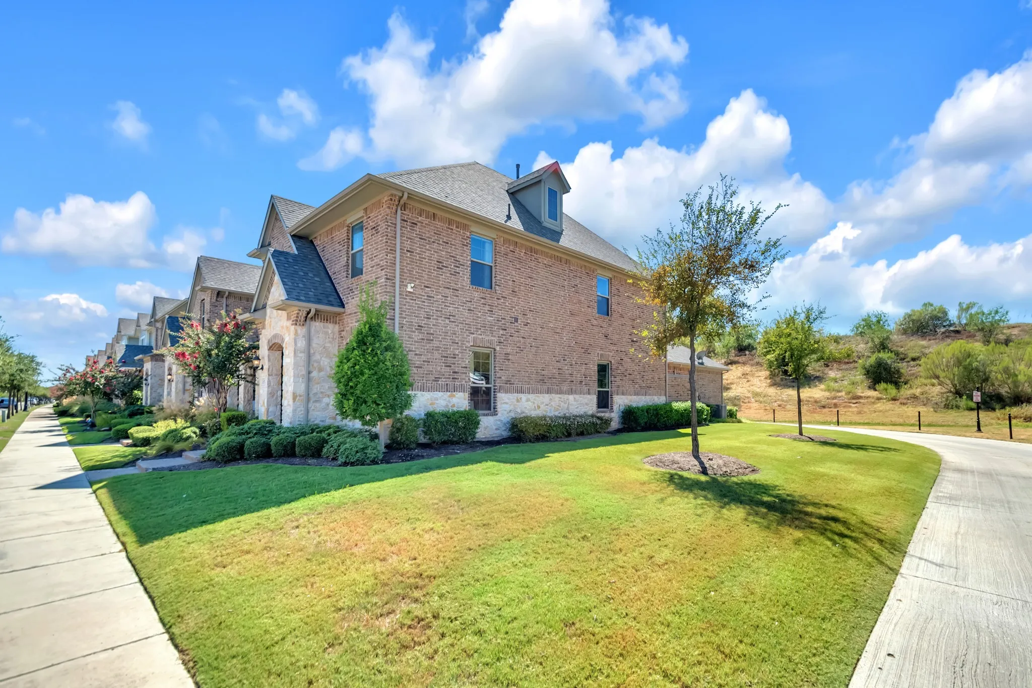Townhouse For Sale in Tarrant County , 4524 Meadow Hawk Drive, Arlington, Texas 76005, 3 Bedroom, 3 Bathroom, 2 Garage spaces, 2,238 Sqft, built in 2019, mls#21376715, Real Estate Agent in Arlington, Homes For Sale in Tarrant county, Homes For Sale in Arlington, Realtor in Arlington Texas, Real Estate Brokerage Independent Realty Texas, Luminita Cordes Realtor
