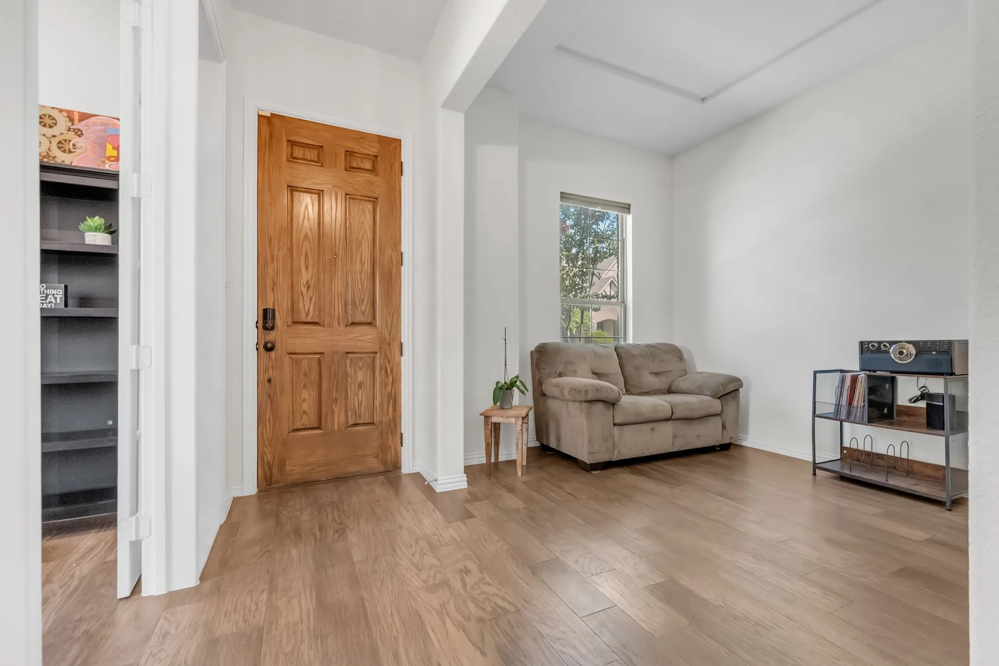Townhouse For Sale in Tarrant County , 4524 Meadow Hawk Drive, Arlington, Texas 76005, 3 Bedroom, 3 Bathroom, 2 Garage spaces, 2,238 Sqft, built in 2019, mls#21376715, Real Estate Agent in Arlington, Homes For Sale in Tarrant county, Homes For Sale in Arlington, Realtor in Arlington Texas, Real Estate Brokerage Independent Realty Texas, Luminita Cordes Realtor