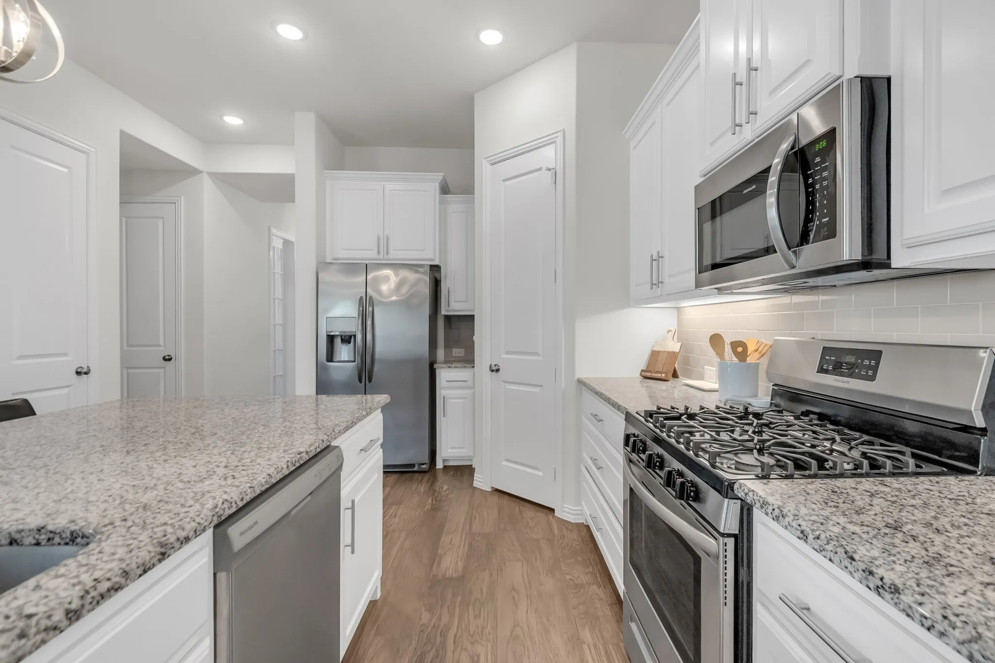 Townhouse For Sale in Tarrant County , 4524 Meadow Hawk Drive, Arlington, Texas 76005, 3 Bedroom, 3 Bathroom, 2 Garage spaces, 2,238 Sqft, built in 2019, mls#21376715, Real Estate Agent in Arlington, Homes For Sale in Tarrant county, Homes For Sale in Arlington, Realtor in Arlington Texas, Real Estate Brokerage Independent Realty Texas, Luminita Cordes Realtor