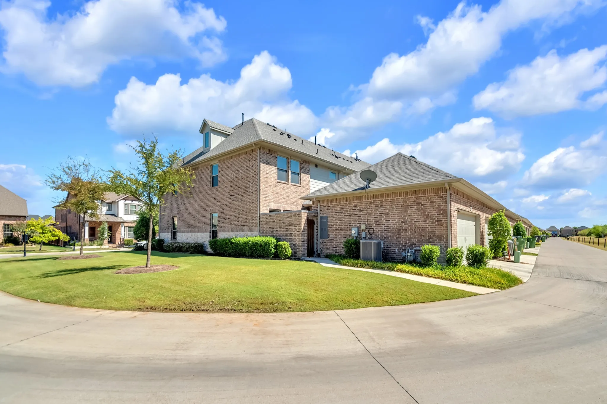 Townhouse For Sale in Tarrant County , 4524 Meadow Hawk Drive, Arlington, Texas 76005, 3 Bedroom, 3 Bathroom, 2 Garage spaces, 2,238 Sqft, built in 2019, mls#21376715, Real Estate Agent in Arlington, Homes For Sale in Tarrant county, Homes For Sale in Arlington, Realtor in Arlington Texas, Real Estate Brokerage Independent Realty Texas, Luminita Cordes Realtor