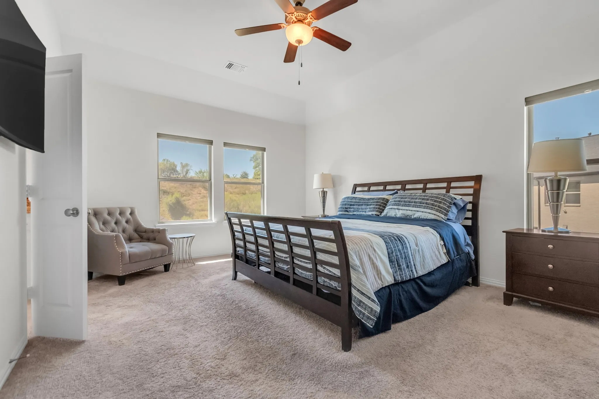 Townhouse For Sale in Tarrant County , 4524 Meadow Hawk Drive, Arlington, Texas 76005, 3 Bedroom, 3 Bathroom, 2 Garage spaces, 2,238 Sqft, built in 2019, mls#21376715, Real Estate Agent in Arlington, Homes For Sale in Tarrant county, Homes For Sale in Arlington, Realtor in Arlington Texas, Real Estate Brokerage Independent Realty Texas, Luminita Cordes Realtor