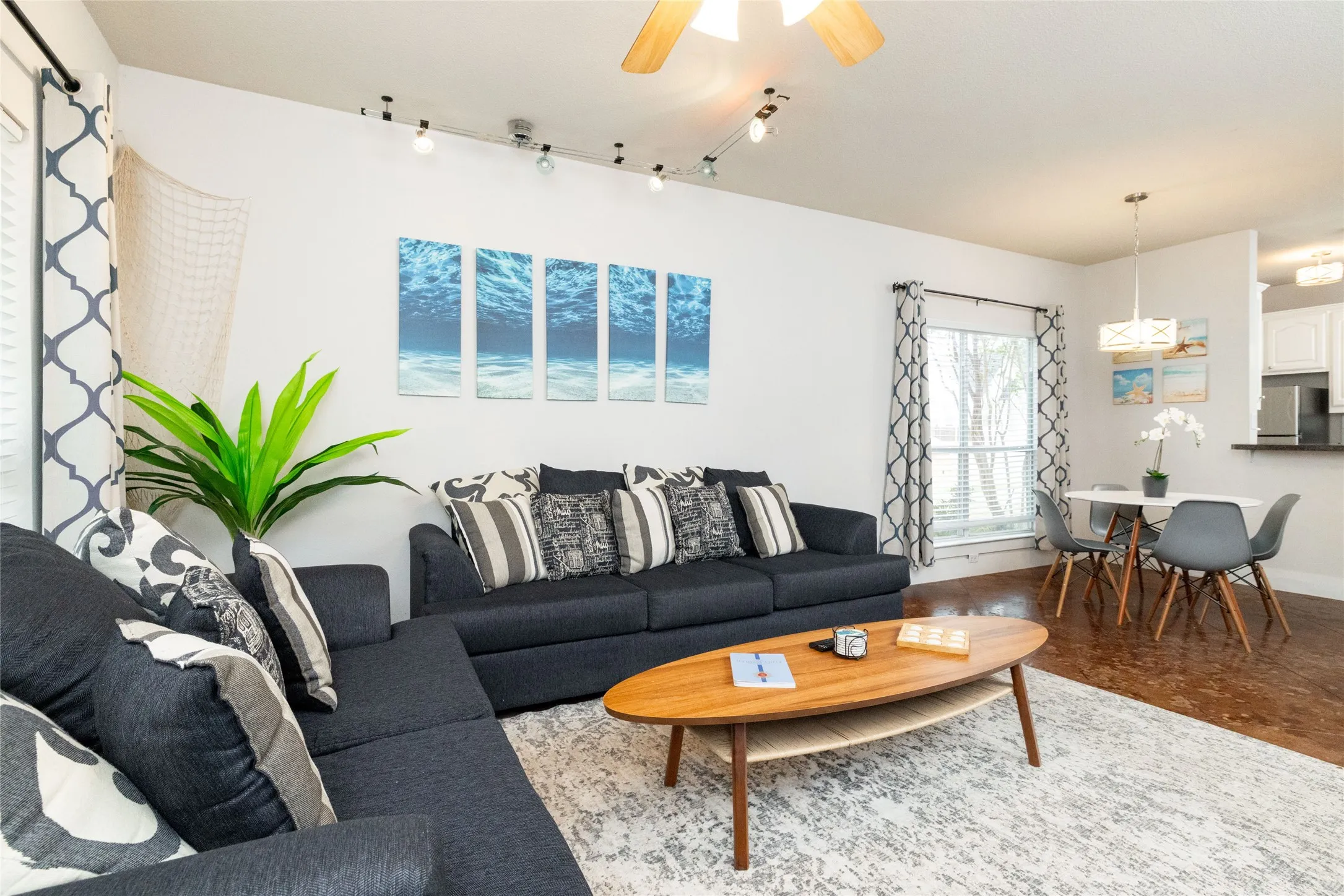 Duplex For Rent in Tarrant County , 2803 Frazier Avenue, Fort Worth, Texas 76110, 3 Bedroom, 2 Bathroom, Garage spaces, 1,188 Sqft, built in 2003, mls#21376577, Real Estate Agent in Fort Worth, Homes For Rent in Tarrant county, Homes For Rent in Fort Worth, Realtor in Fort Worth Texas, Real Estate Brokerage Independent Realty Texas, Luminita Cordes Realtor