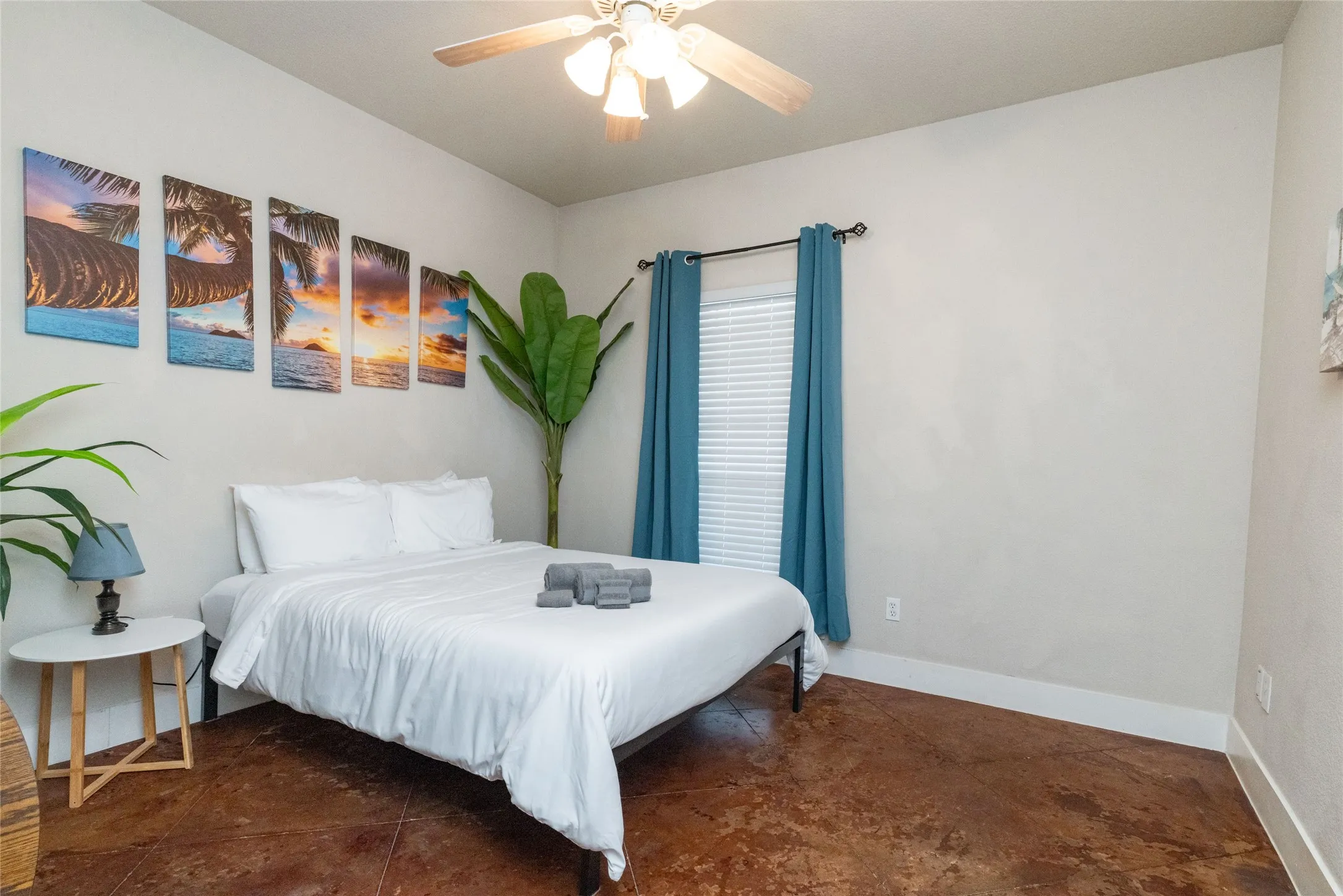 Duplex For Rent in Tarrant County , 2803 Frazier Avenue, Fort Worth, Texas 76110, 3 Bedroom, 2 Bathroom, Garage spaces, 1,188 Sqft, built in 2003, mls#21376577, Real Estate Agent in Fort Worth, Homes For Rent in Tarrant county, Homes For Rent in Fort Worth, Realtor in Fort Worth Texas, Real Estate Brokerage Independent Realty Texas, Luminita Cordes Realtor