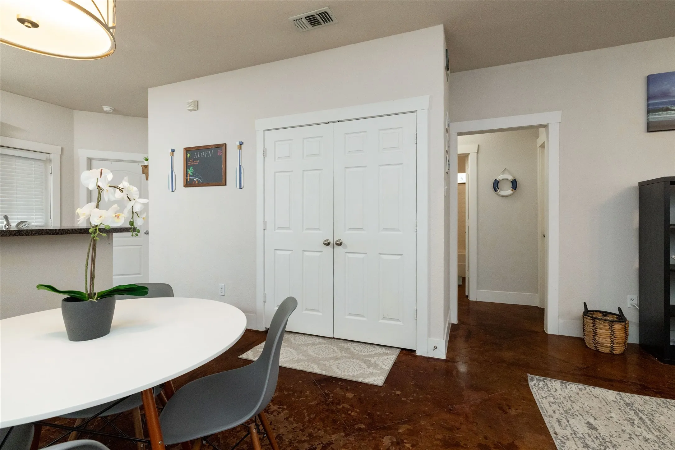 Duplex For Rent in Tarrant County , 2803 Frazier Avenue, Fort Worth, Texas 76110, 3 Bedroom, 2 Bathroom, Garage spaces, 1,188 Sqft, built in 2003, mls#21376577, Real Estate Agent in Fort Worth, Homes For Rent in Tarrant county, Homes For Rent in Fort Worth, Realtor in Fort Worth Texas, Real Estate Brokerage Independent Realty Texas, Luminita Cordes Realtor