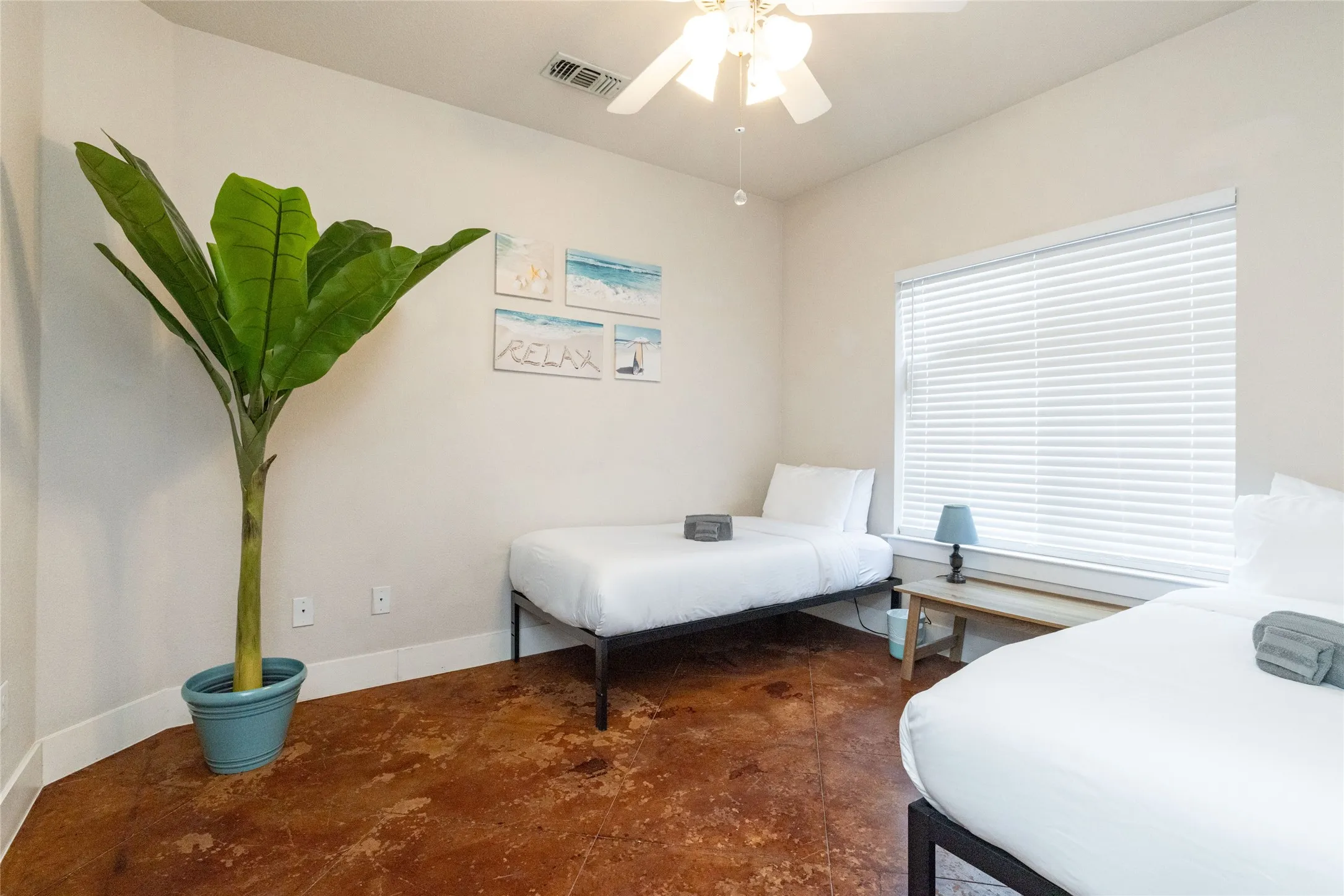 Duplex For Rent in Tarrant County , 2803 Frazier Avenue, Fort Worth, Texas 76110, 3 Bedroom, 2 Bathroom, Garage spaces, 1,188 Sqft, built in 2003, mls#21376577, Real Estate Agent in Fort Worth, Homes For Rent in Tarrant county, Homes For Rent in Fort Worth, Realtor in Fort Worth Texas, Real Estate Brokerage Independent Realty Texas, Luminita Cordes Realtor