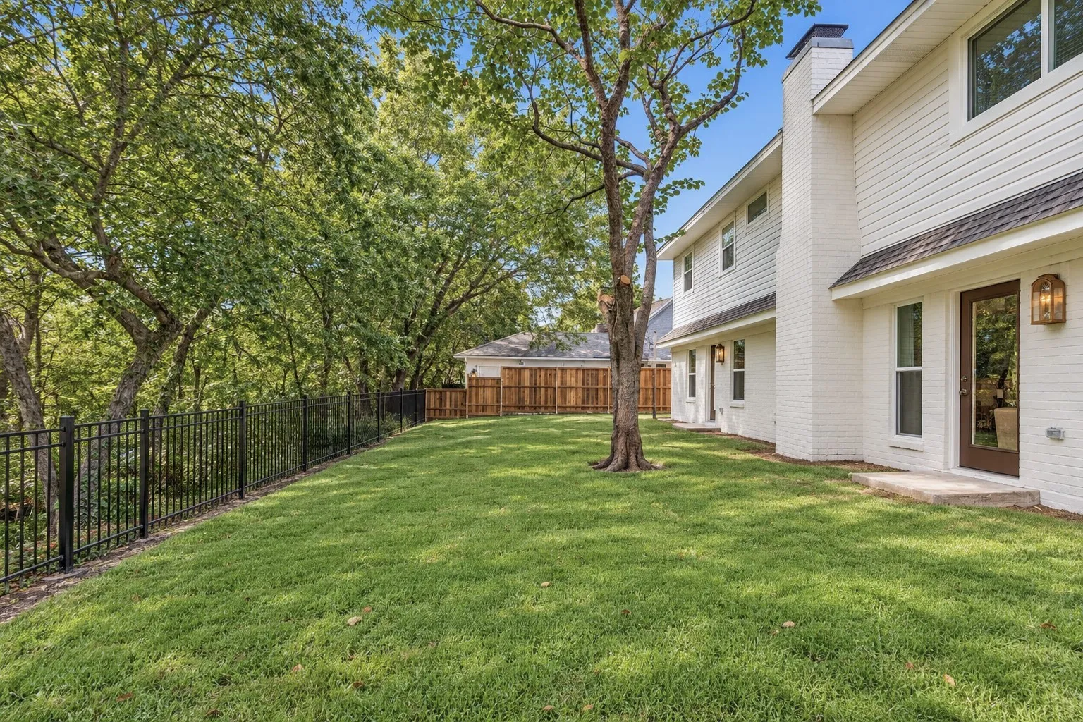 Single Family Residence For Sale in Collin County , 407 Valley Cove Drive, Richardson, Texas 75080, 4 Bedroom, 4 Bathroom, 2 Garage spaces, 2,609 Sqft, built in 1971, mls#21377437, Real Estate Agent in Richardson, Homes For Sale in Collin county, Homes For Sale in Richardson, Realtor in Richardson Texas, Real Estate Brokerage Independent Realty Texas, Luminita Cordes Realtor
