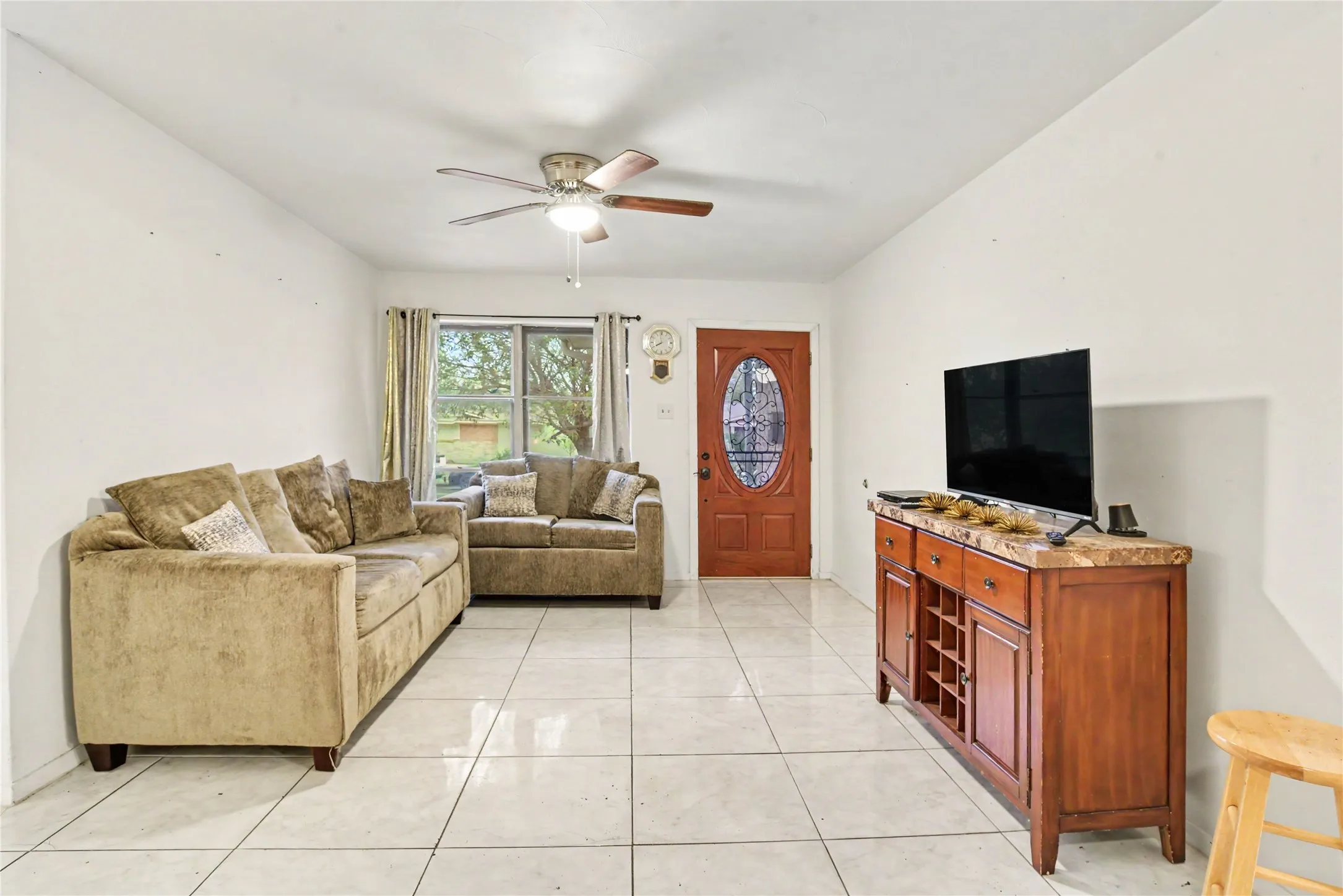Single Family Residence For Sale in Dallas County , 4609 Cornell Drive, Garland, Texas 75042, 4 Bedroom, 3 Bathroom, Garage spaces, 1,344 Sqft, built in 1964, mls#21375850, Real Estate Agent in Garland, Homes For Sale in Dallas county, Homes For Sale in Garland, Realtor in Garland Texas, Real Estate Brokerage Independent Realty Texas, Luminita Cordes Realtor