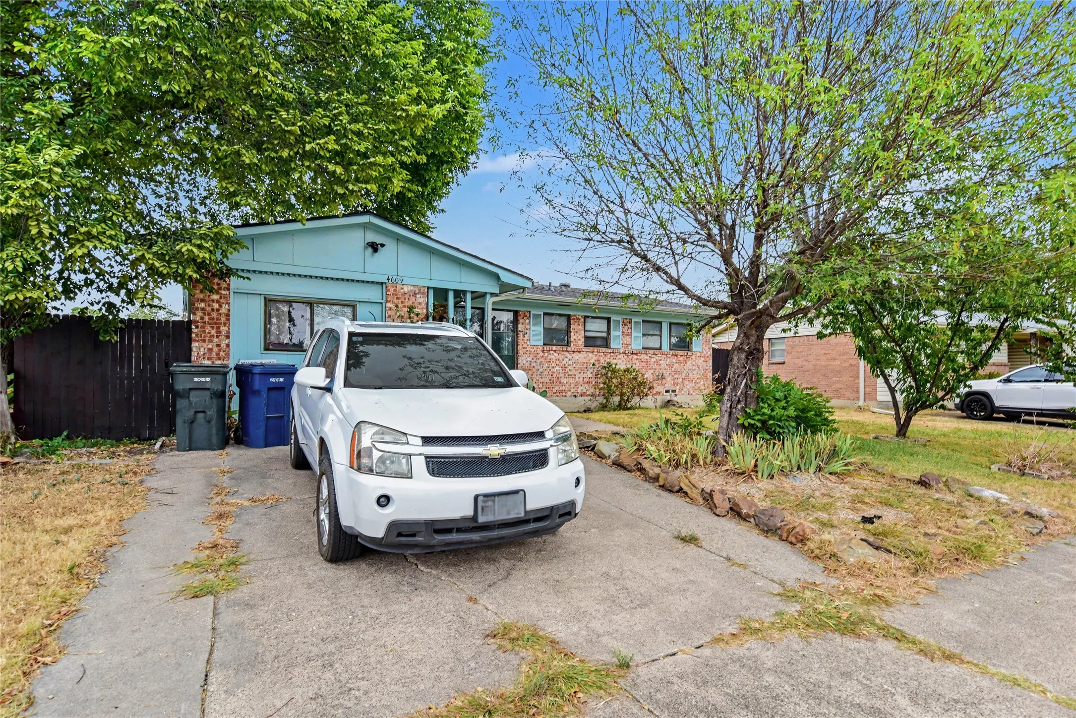 Single Family Residence For Sale in Dallas County , 4609 Cornell Drive, Garland, Texas 75042, 4 Bedroom, 3 Bathroom, Garage spaces, 1,344 Sqft, built in 1964, mls#21375850, Real Estate Agent in Garland, Homes For Sale in Dallas county, Homes For Sale in Garland, Realtor in Garland Texas, Real Estate Brokerage Independent Realty Texas, Luminita Cordes Realtor
