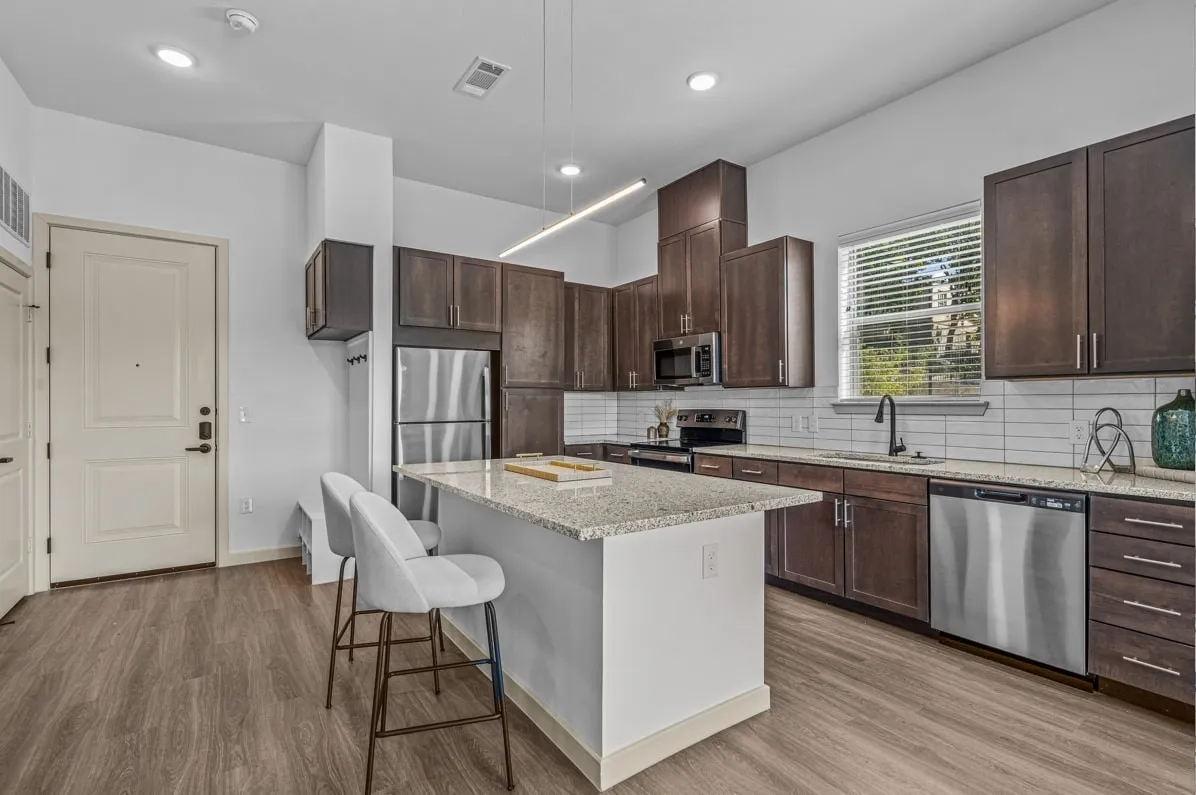Apartment For Rent in Tarrant County , 3120 E Park Row Drive 3308, Arlington, Texas 76010, 1 Bedroom, 1 Bathroom, Garage spaces, 640 Sqft, built in 2022, mls#21377700, Real Estate Agent in Arlington, Homes For Rent in Tarrant county, Homes For Rent in Arlington, Realtor in Arlington Texas, Real Estate Brokerage Independent Realty Texas, Luminita Cordes Realtor
