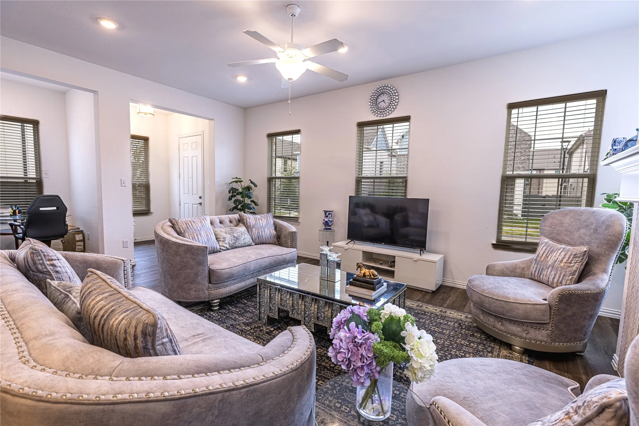 Single Family Residence For Sale in Dallas County , 5426 Grand Avenue, Sachse, Texas 75048, 4 Bedroom, 4 Bathroom, 2 Garage spaces, 2,418 Sqft, built in 2022, mls#21373263, Real Estate Agent in Sachse, Homes For Sale in Dallas county, Homes For Sale in Sachse, Realtor in Sachse Texas, Real Estate Brokerage Independent Realty Texas, Luminita Cordes Realtor