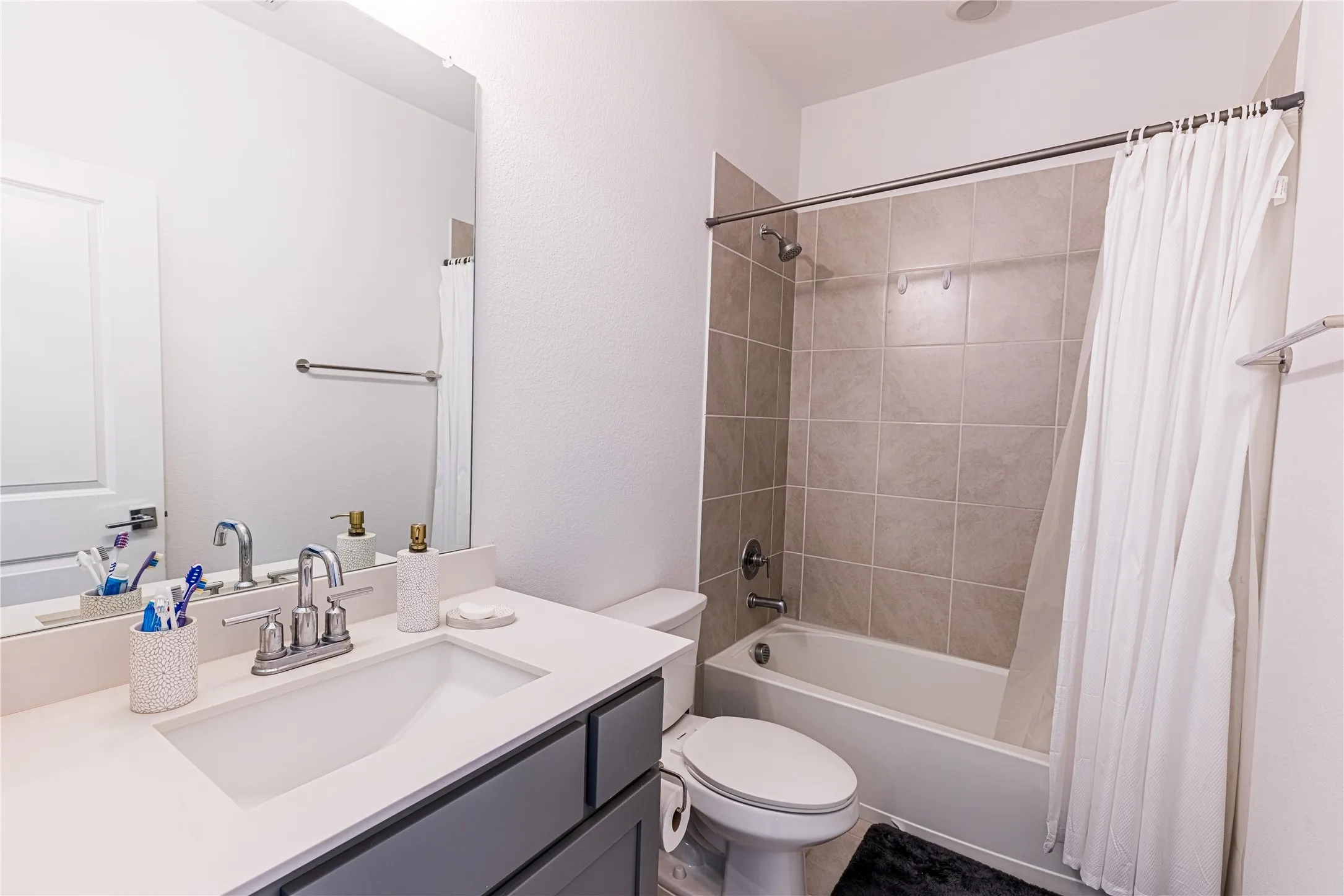 Single Family Residence For Sale in Dallas County , 5426 Grand Avenue, Sachse, Texas 75048, 4 Bedroom, 4 Bathroom, 2 Garage spaces, 2,418 Sqft, built in 2022, mls#21373263, Real Estate Agent in Sachse, Homes For Sale in Dallas county, Homes For Sale in Sachse, Realtor in Sachse Texas, Real Estate Brokerage Independent Realty Texas, Luminita Cordes Realtor