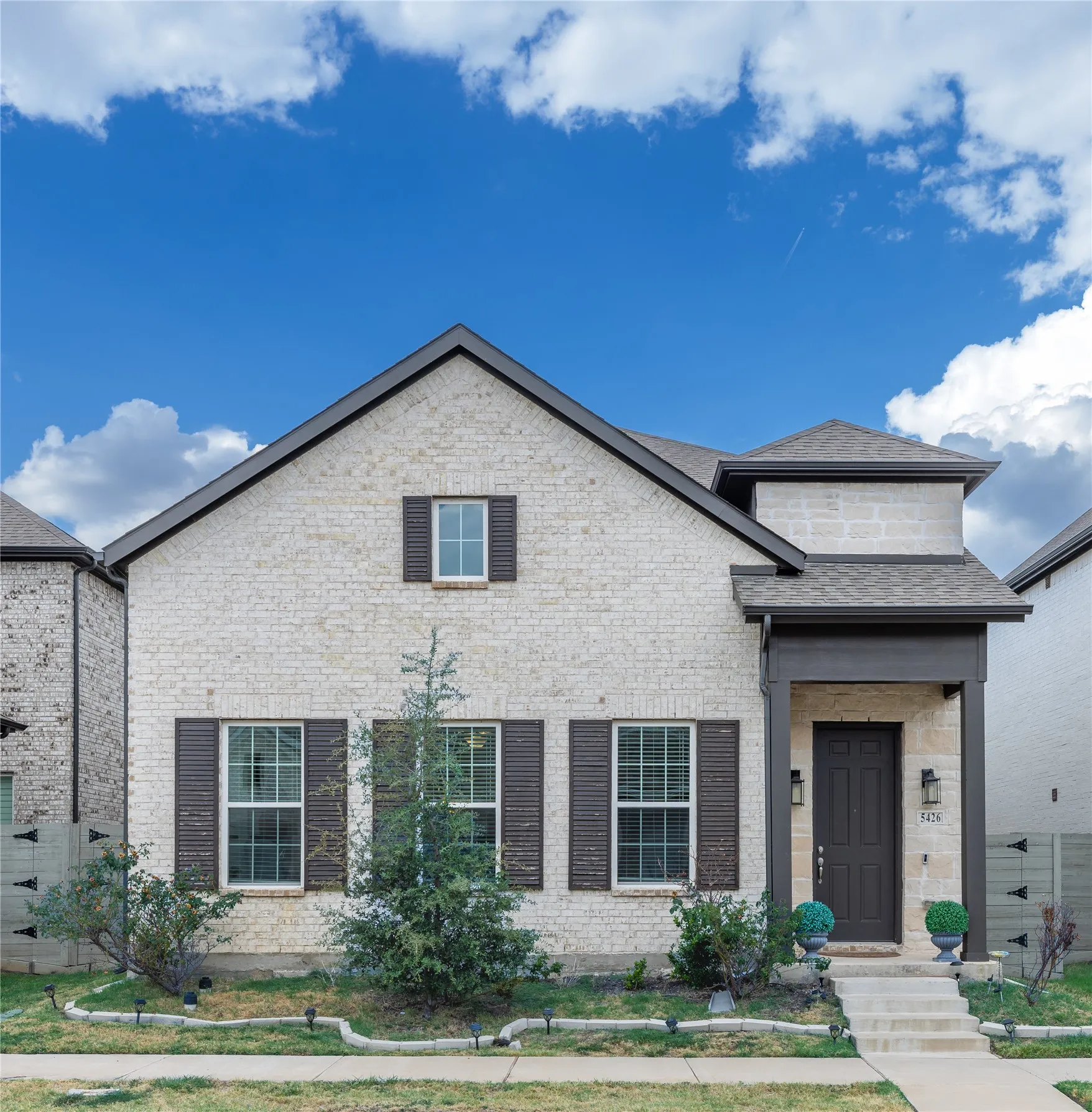 Single Family Residence For Sale in Dallas County , 5426 Grand Avenue, Sachse, Texas 75048, 4 Bedroom, 4 Bathroom, 2 Garage spaces, 2,418 Sqft, built in 2022, mls#21373263, Real Estate Agent in Sachse, Homes For Sale in Dallas county, Homes For Sale in Sachse, Realtor in Sachse Texas, Real Estate Brokerage Independent Realty Texas, Luminita Cordes Realtor