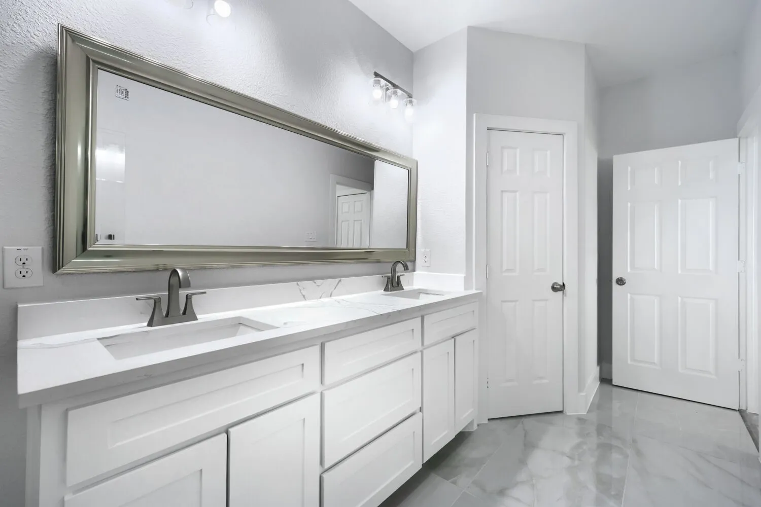 Single Family Residence For Sale in Dallas County , 525 NW 17th Street, Grand Prairie, Texas 75050, 4 Bedroom, 2 Bathroom, 2 Garage spaces, 2,168 Sqft, built in 2026, mls#21377707, Real Estate Agent in Grand Prairie, Homes For Sale in Dallas county, Homes For Sale in Grand Prairie, Realtor in Grand Prairie Texas, Real Estate Brokerage Independent Realty Texas, Luminita Cordes Realtor