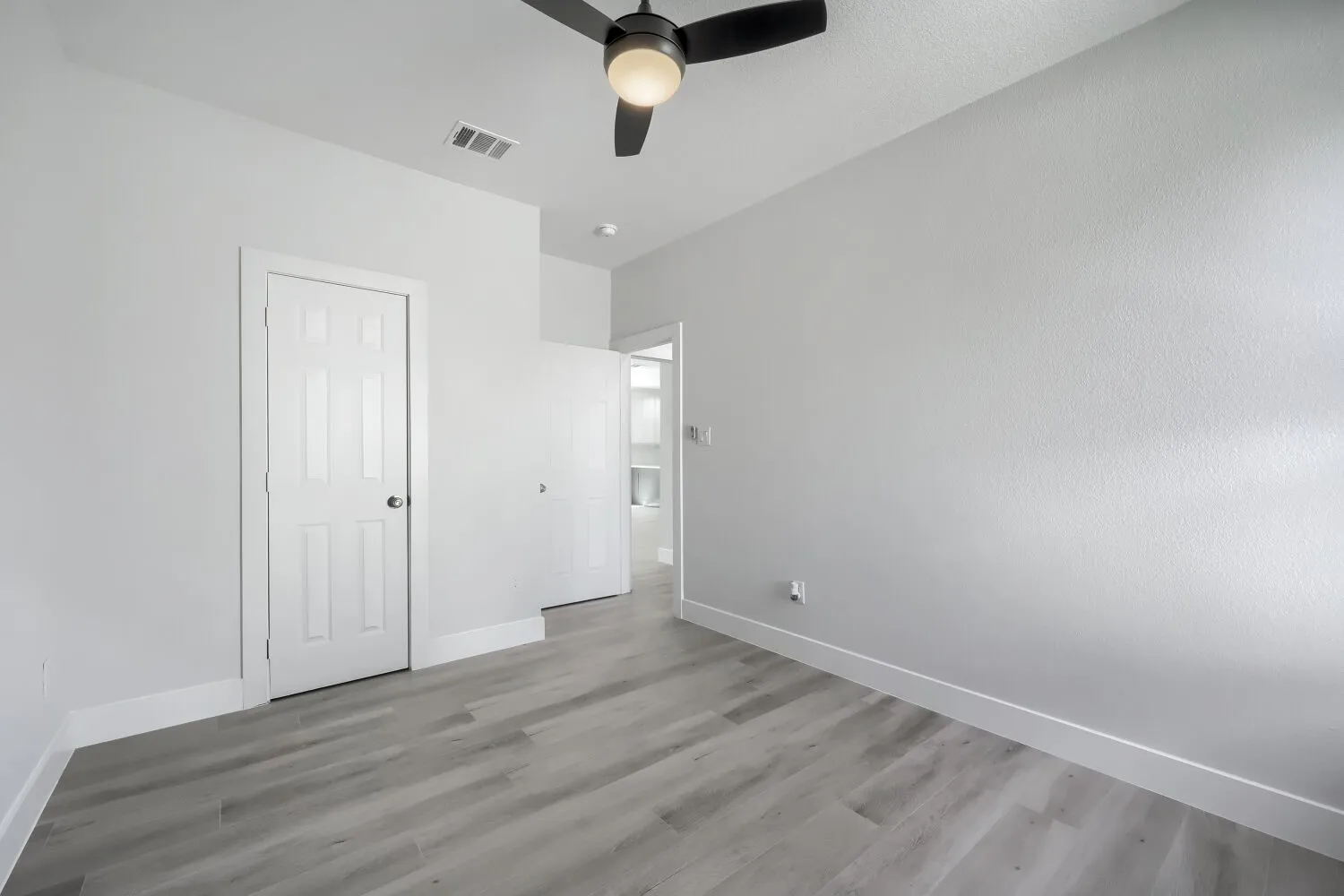 Single Family Residence For Sale in Dallas County , 525 NW 17th Street, Grand Prairie, Texas 75050, 4 Bedroom, 2 Bathroom, 2 Garage spaces, 2,168 Sqft, built in 2026, mls#21377707, Real Estate Agent in Grand Prairie, Homes For Sale in Dallas county, Homes For Sale in Grand Prairie, Realtor in Grand Prairie Texas, Real Estate Brokerage Independent Realty Texas, Luminita Cordes Realtor