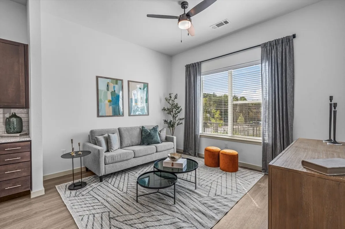 Apartment For Rent in Tarrant County , 3120 E Park Row Drive 2214, Arlington, Texas 76010, 1 Bedroom, 1 Bathroom, Garage spaces, 753 Sqft, built in 2022, mls#21377708, Real Estate Agent in Arlington, Homes For Rent in Tarrant county, Homes For Rent in Arlington, Realtor in Arlington Texas, Real Estate Brokerage Independent Realty Texas, Luminita Cordes Realtor