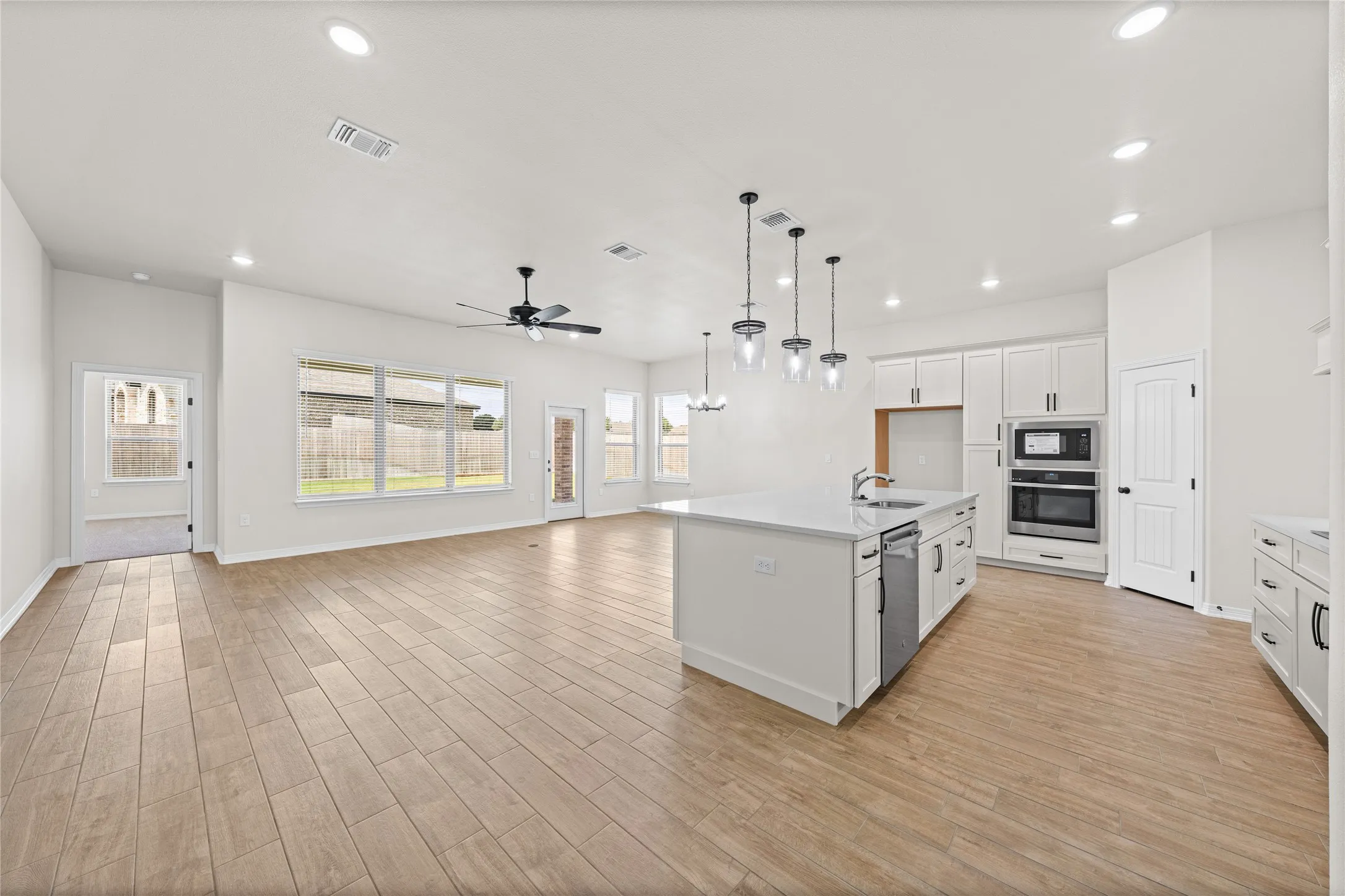 Single Family Residence For Sale in Mc Lennan County , 130 lasso Loop, Lorena, Texas 76655, 3 Bedroom, 2 Bathroom, 2 Garage spaces, 1,954 Sqft, built in 2025, mls#21375887, Real Estate Agent in Lorena, Homes For Sale in Mc Lennan county, Homes For Sale in Lorena, Realtor in Lorena Texas, Real Estate Brokerage Independent Realty Texas, Luminita Cordes Realtor