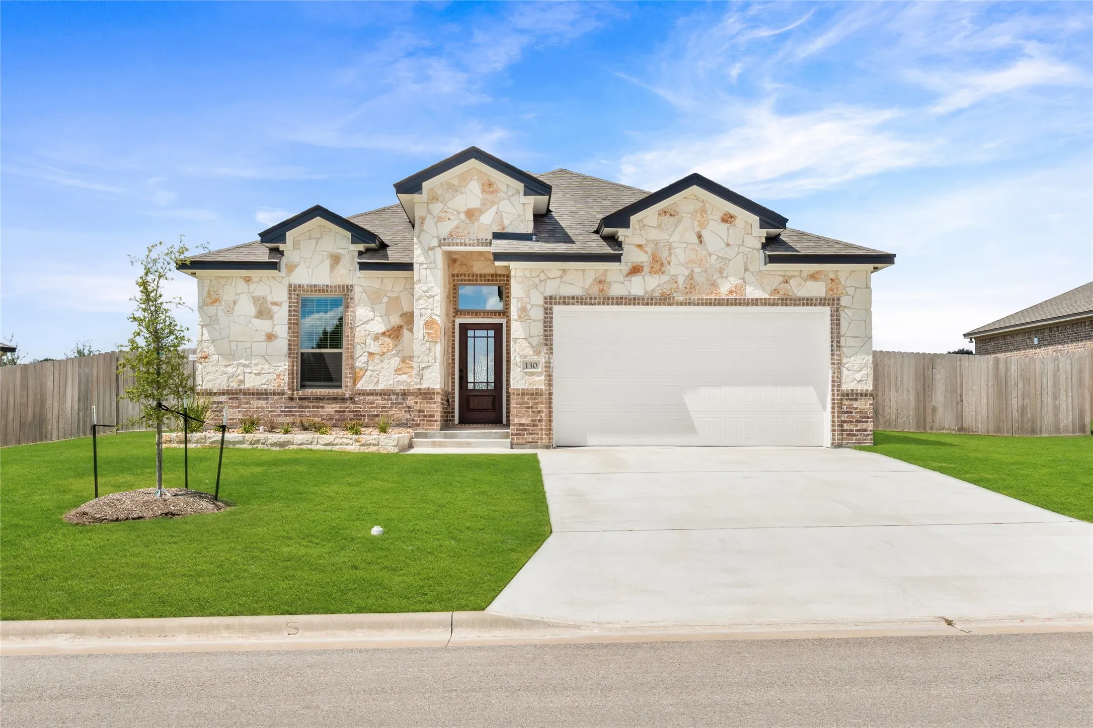 Single Family Residence For Sale in Mc Lennan County , 130 lasso Loop, Lorena, Texas 76655, 3 Bedroom, 2 Bathroom, 2 Garage spaces, 1,954 Sqft, built in 2025, mls#21375887, Real Estate Agent in Lorena, Homes For Sale in Mc Lennan county, Homes For Sale in Lorena, Realtor in Lorena Texas, Real Estate Brokerage Independent Realty Texas, Luminita Cordes Realtor