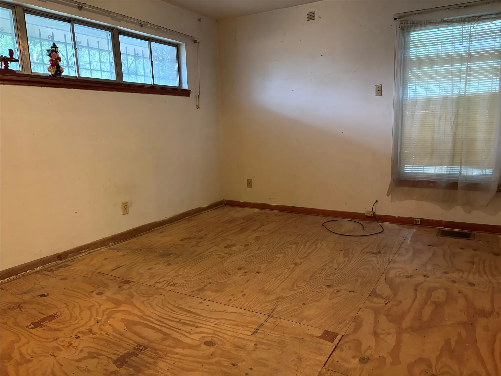 Single Family Residence For Sale in Dallas County , 4625 Kushla Avenue, Dallas, Texas 75216, 2 Bedroom, 2 Bathroom, Garage spaces, 1,682 Sqft, built in 1954, mls#21377716, Real Estate Agent in Dallas, Homes For Sale in Dallas county, Homes For Sale in Dallas, Realtor in Dallas Texas, Real Estate Brokerage Independent Realty Texas, Luminita Cordes Realtor
