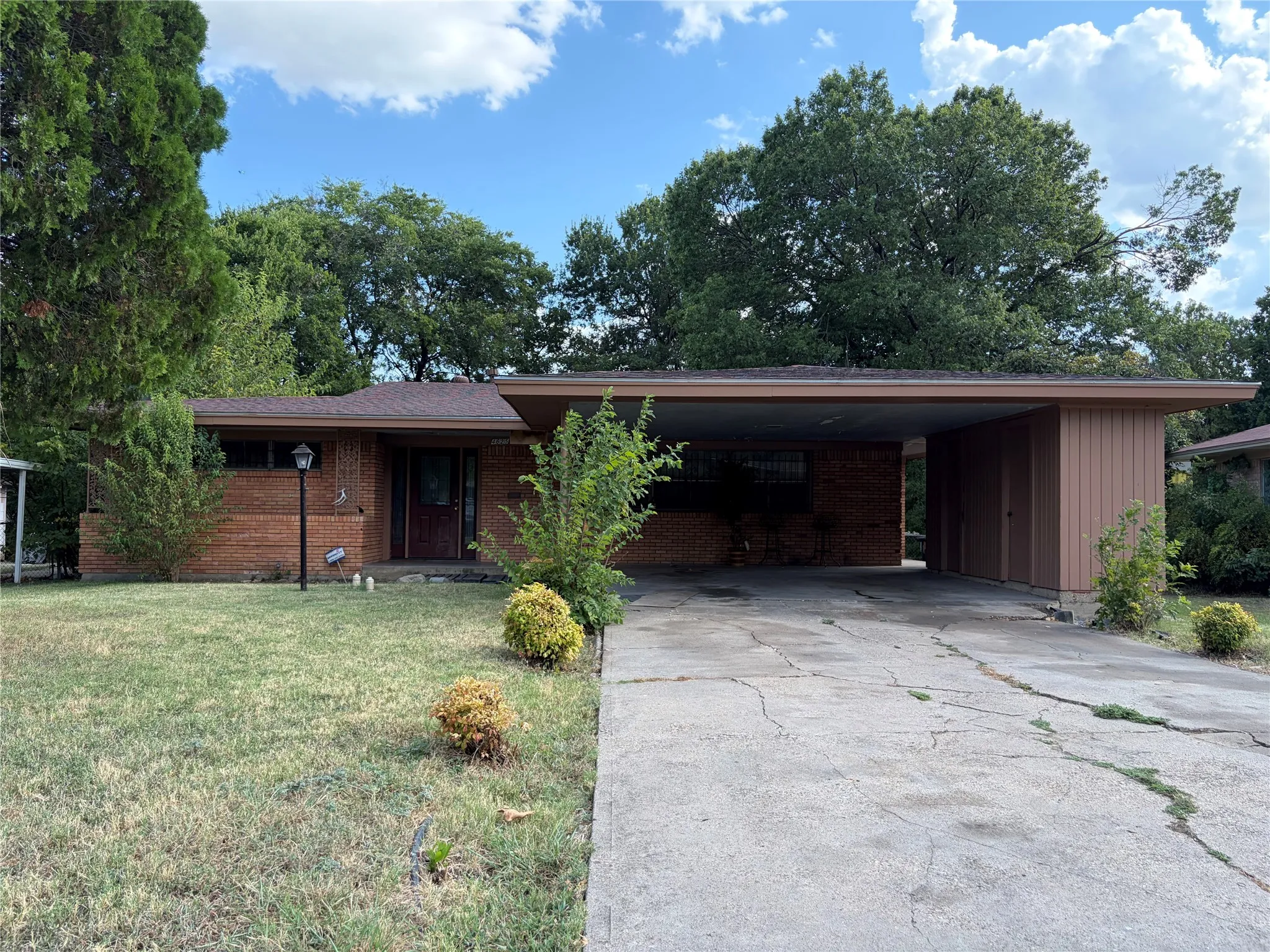Single Family Residence For Sale in Dallas County , 4625 Kushla Avenue, Dallas, Texas 75216, 2 Bedroom, 2 Bathroom, Garage spaces, 1,682 Sqft, built in 1954, mls#21377716, Real Estate Agent in Dallas, Homes For Sale in Dallas county, Homes For Sale in Dallas, Realtor in Dallas Texas, Real Estate Brokerage Independent Realty Texas, Luminita Cordes Realtor