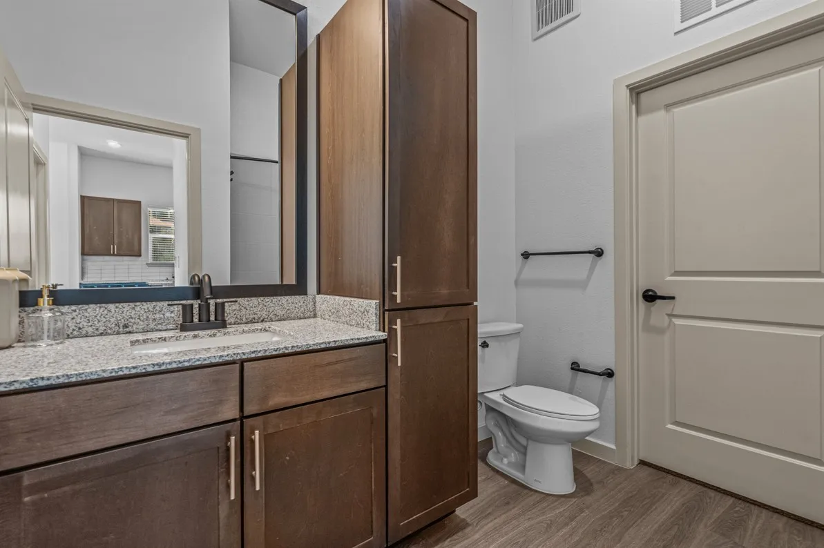 Apartment For Rent in Tarrant County , 3120 E Park Row Drive 2208, Arlington, Texas 76010, 2 Bedroom, 2 Bathroom, Garage spaces, 972 Sqft, built in 2022, mls#21377717, Real Estate Agent in Arlington, Homes For Rent in Tarrant county, Homes For Rent in Arlington, Realtor in Arlington Texas, Real Estate Brokerage Independent Realty Texas, Luminita Cordes Realtor